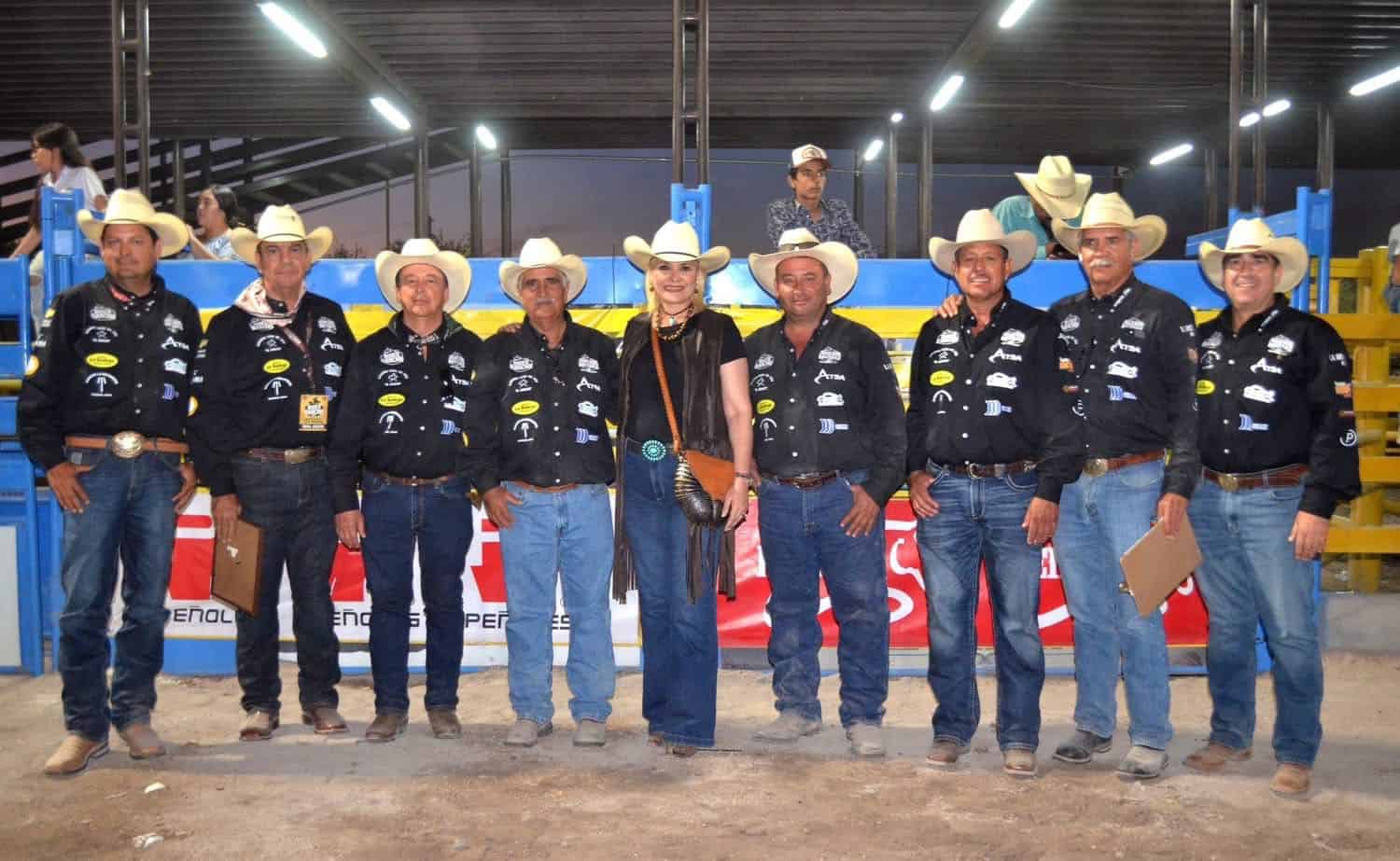 Laura Jim&eacute;nez celebra la Arreada M&uacute;zquiz 2026 con reconocimientos a vaqueros