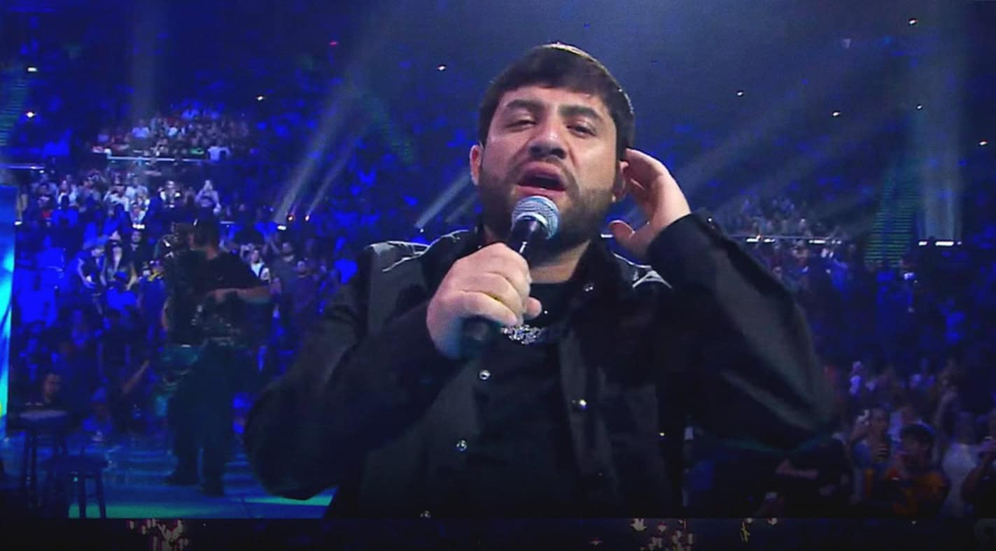 Luis R Conriquez desata pol&eacute;mica al interpretar corridos en Ring Royale 2026