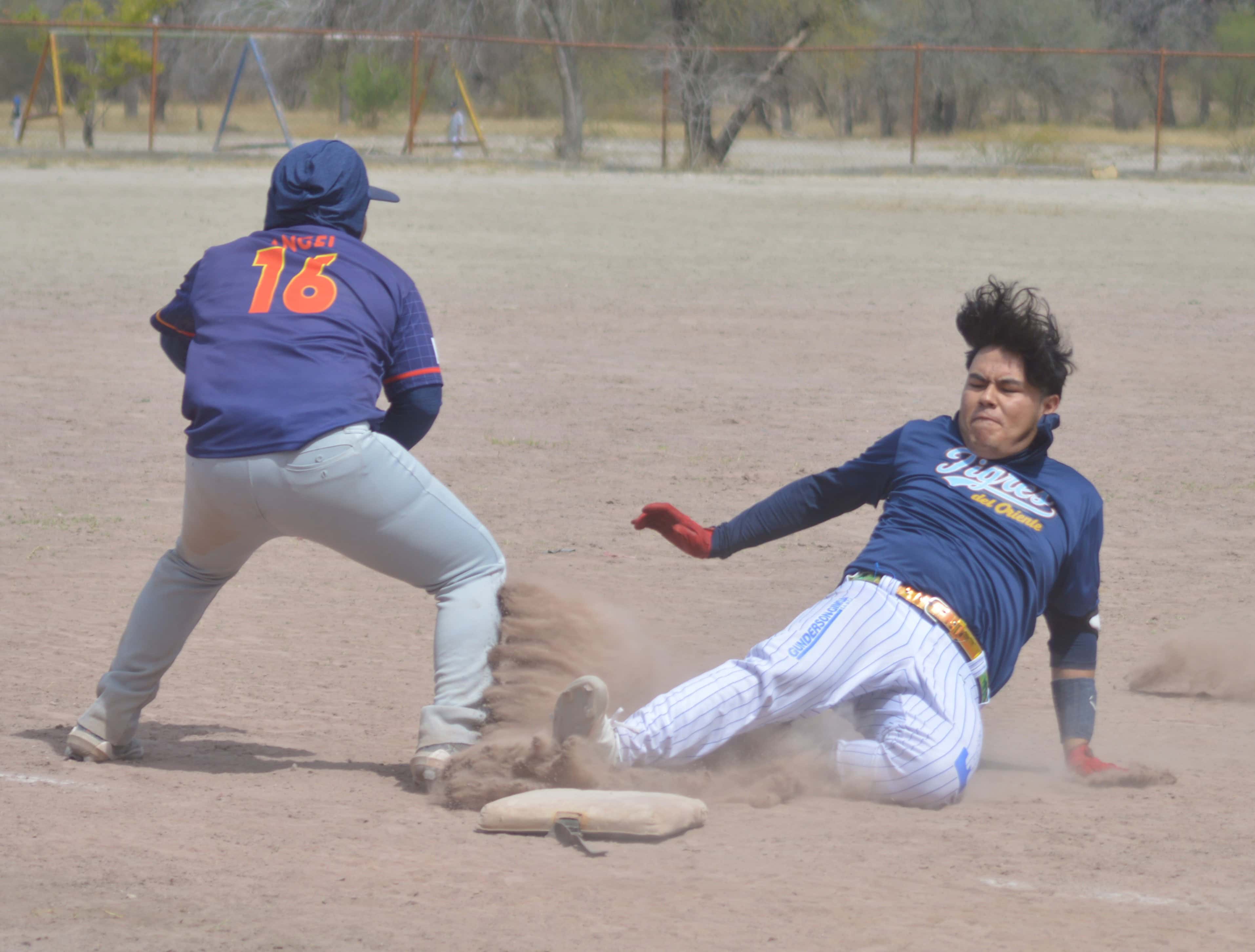Astros de la familia Marrero logran doble victoria en Monclova