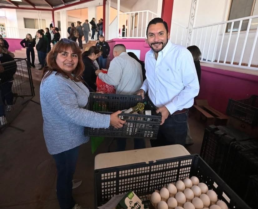 DIF Monclova y Carlos Villarreal lanzan mercadito de productos esenciales