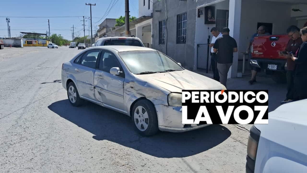 Conductora de SIMAS provoca accidente vial en Monclova