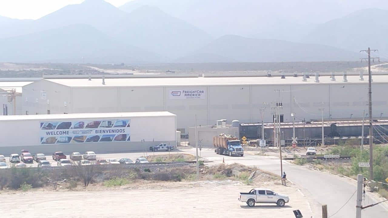 Nazira Zoghbi asegura estabilidad laboral en Coahuila ante paros t&eacute;cnicos