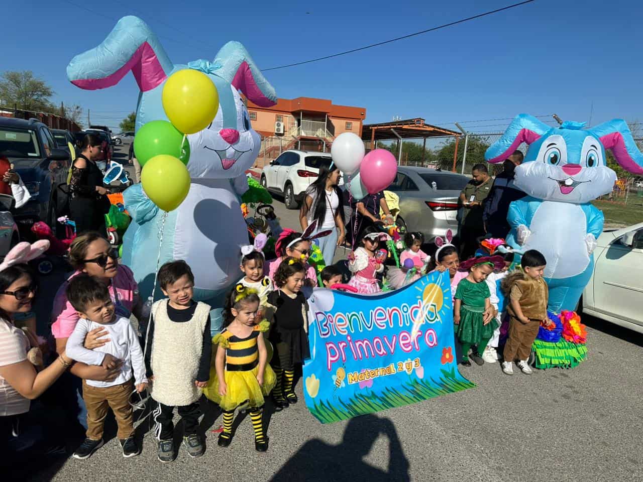 Color y alegr&iacute;a llenan las calles de Piedras Negras con desfiles de primavera
