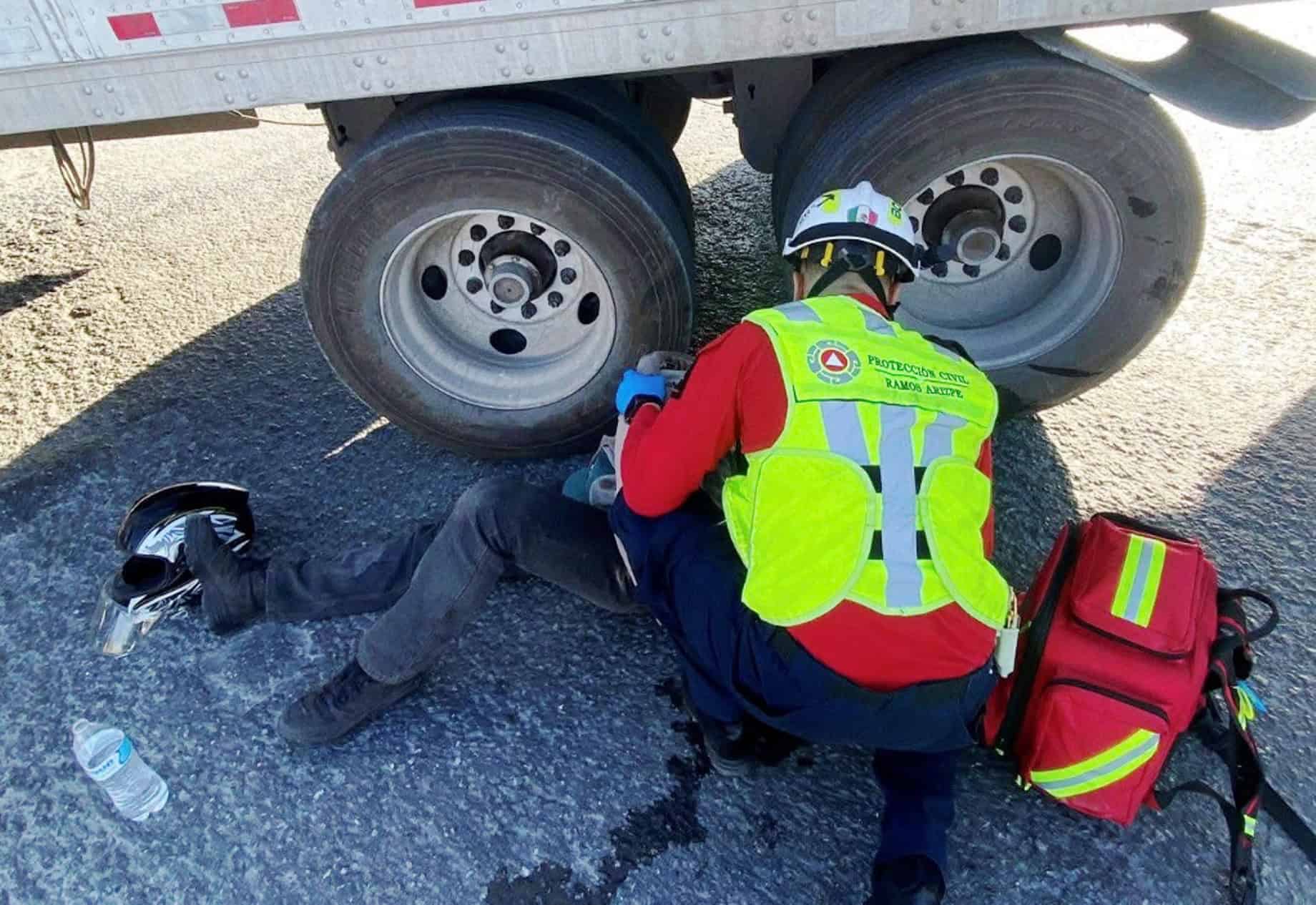 Accidente vial en Ramos Arizpe deja motociclista herido