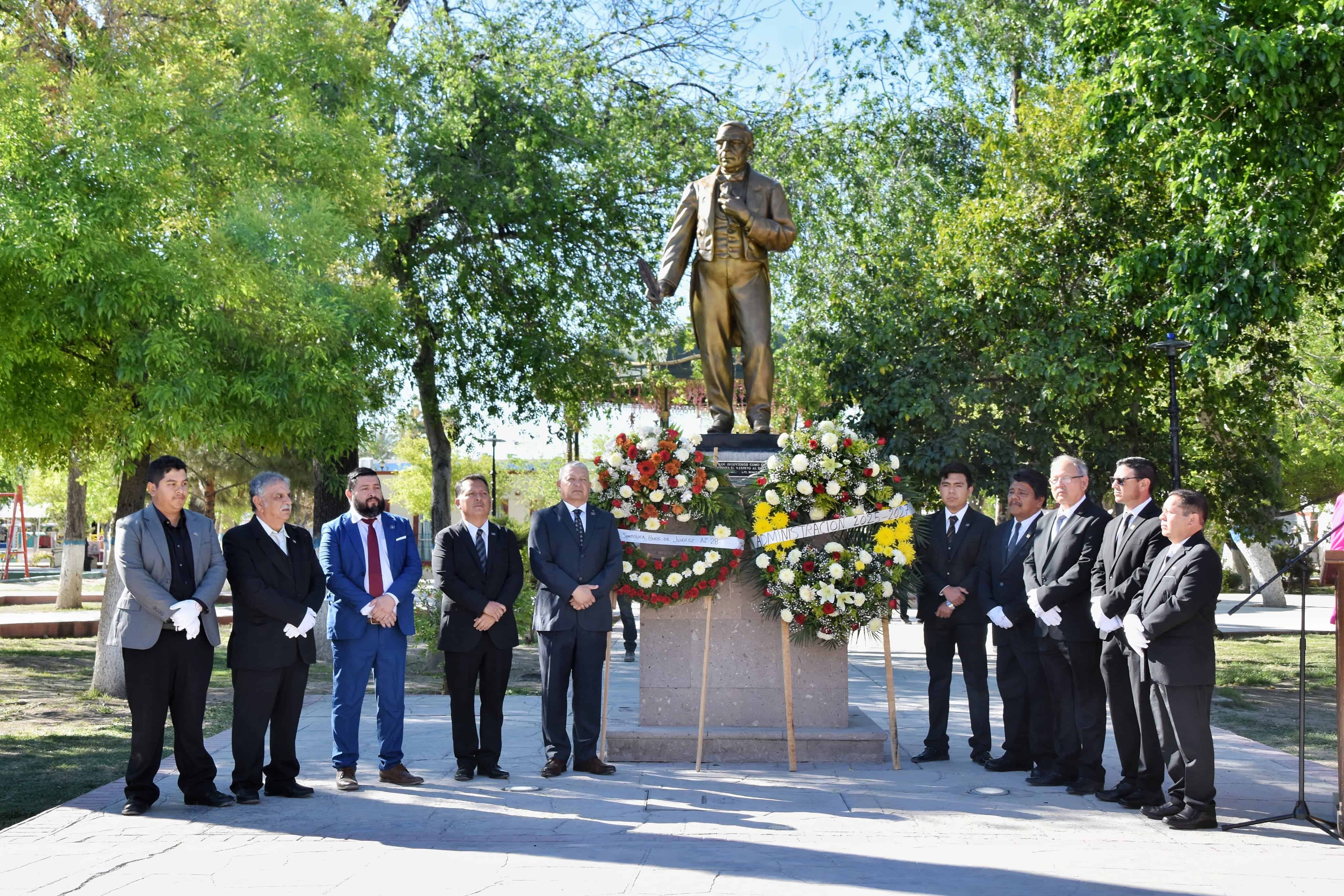 Cuatro Ci&eacute;negas celebra el natalicio de Benito Ju&aacute;rez con evento c&iacute;vico
