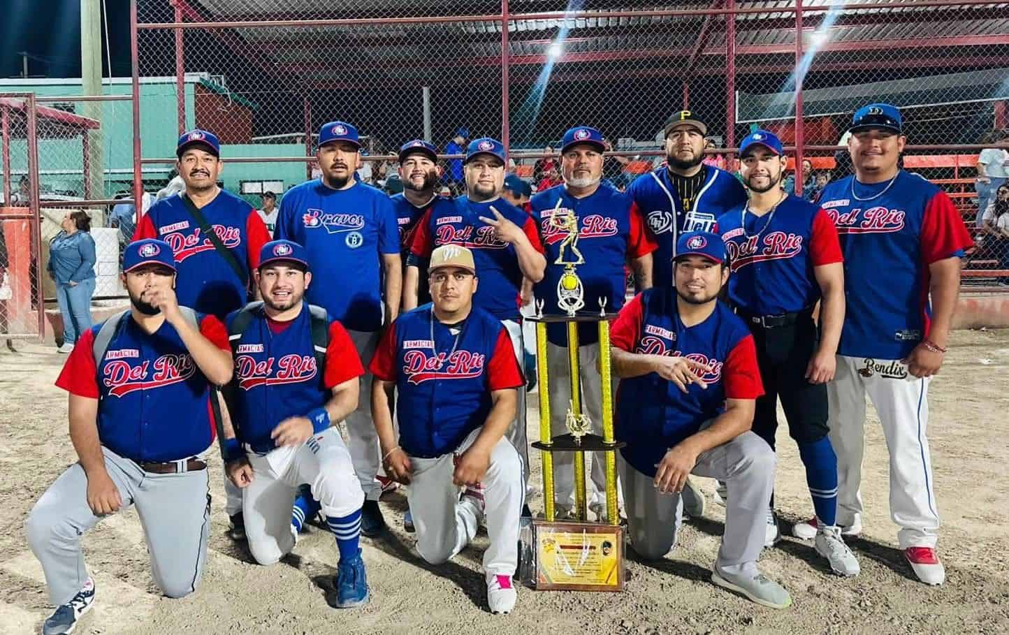 Farmacias del R&iacute;o se corona campe&oacute;n en la Liga de Softbol de segunda fuerza en Ciudad Acu&ntilde;a