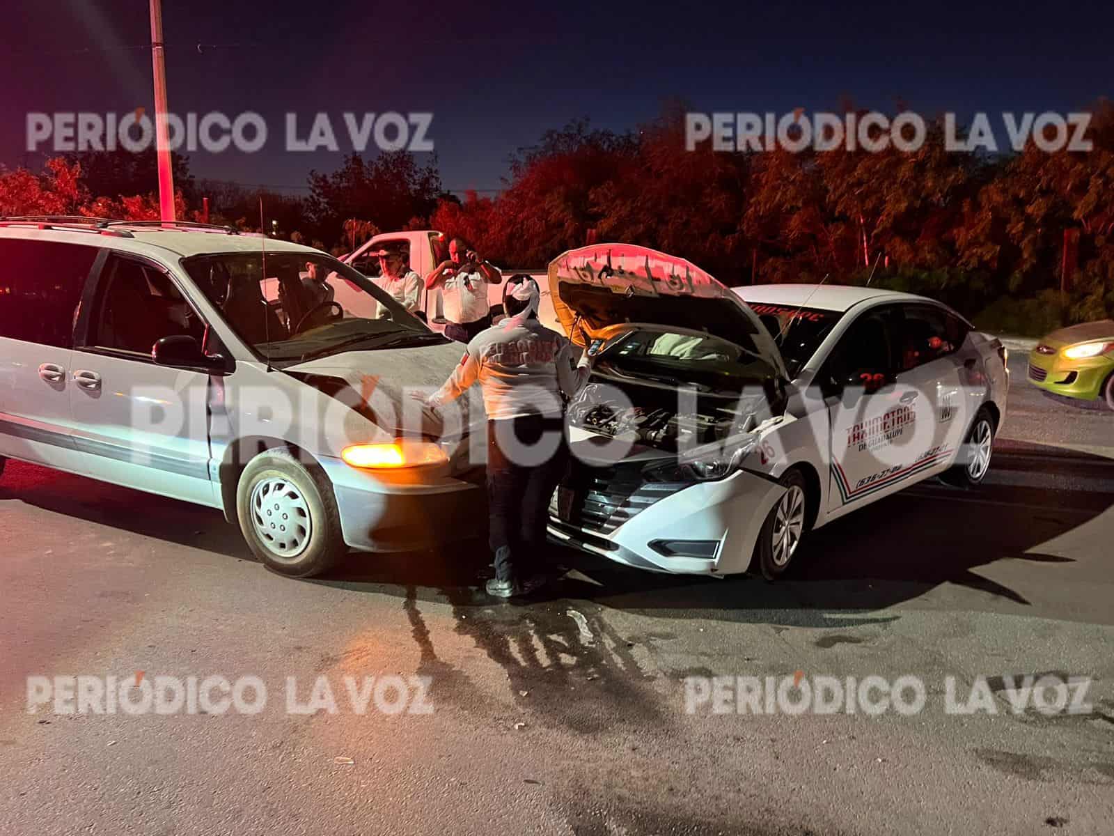 Accidente de taxi deja dos lesionados en Monclova