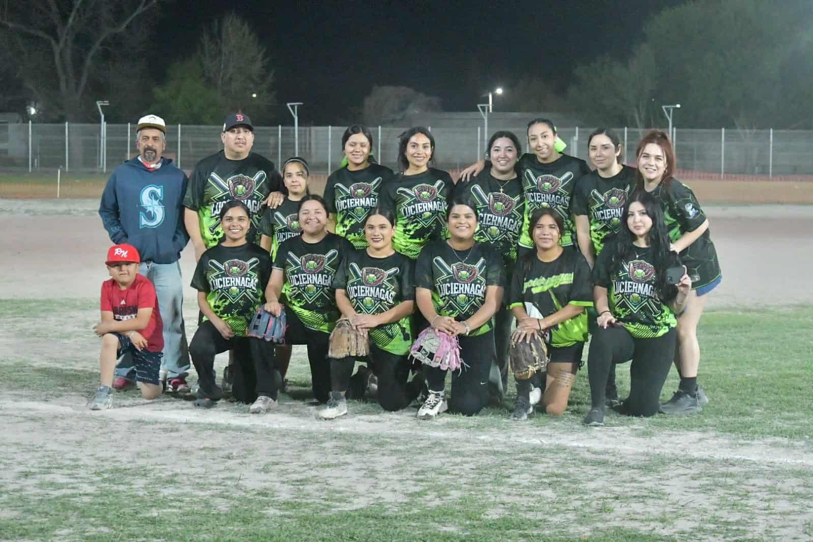 Luci&eacute;rnagas se coronan campeonas en final de s&oacute;ftbol femenil en Nava