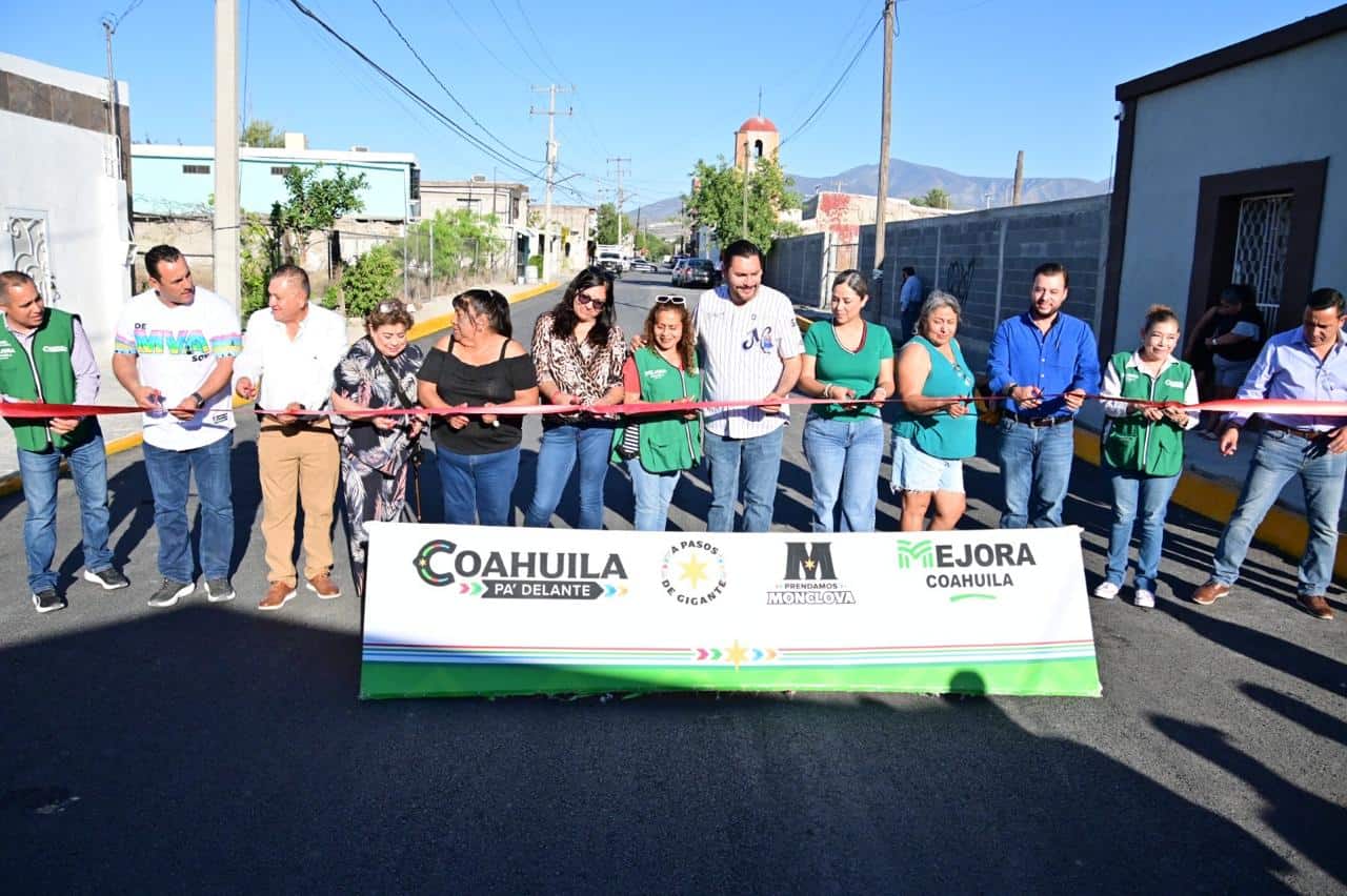 Carlos Villarreal inicia recarpeteo en Monclova: 1.7 millones para mejorar calles