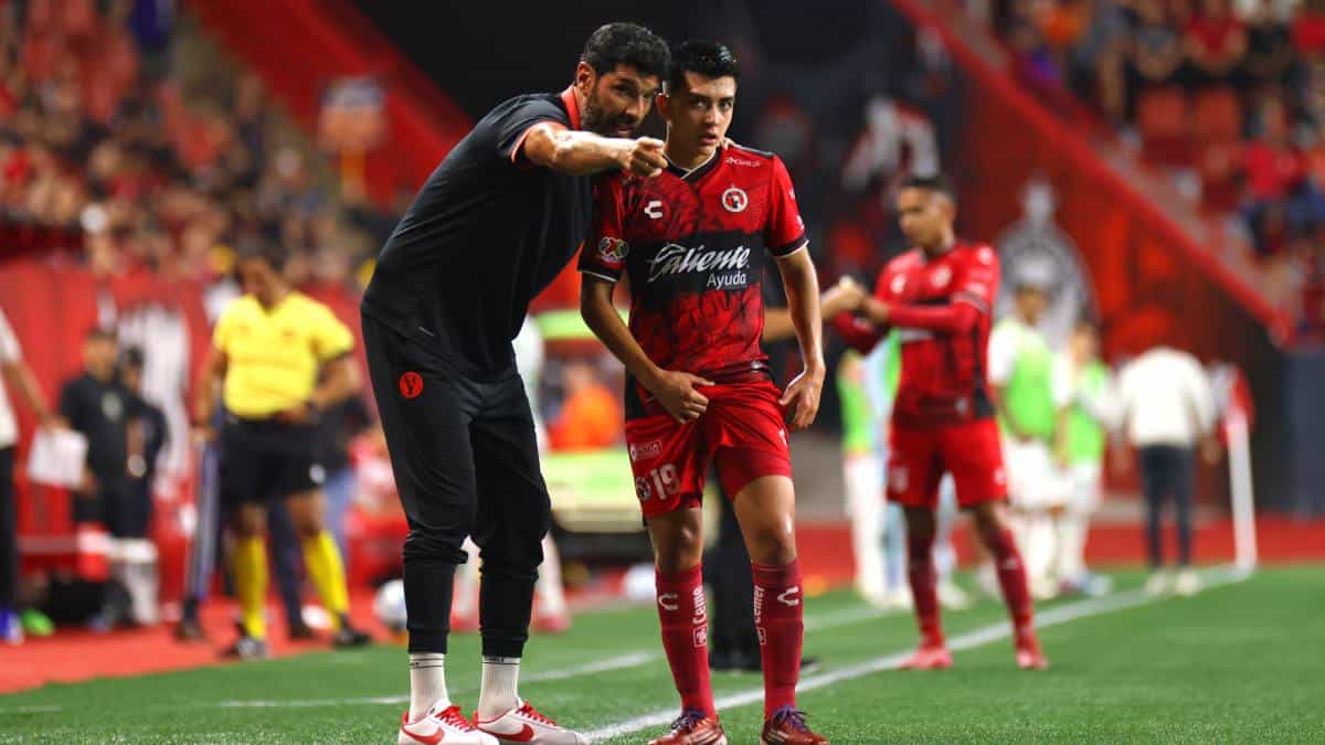 "Loco" Abreu revela inter&eacute;s europeo por la joya de Xolos: Gilberto Mora
