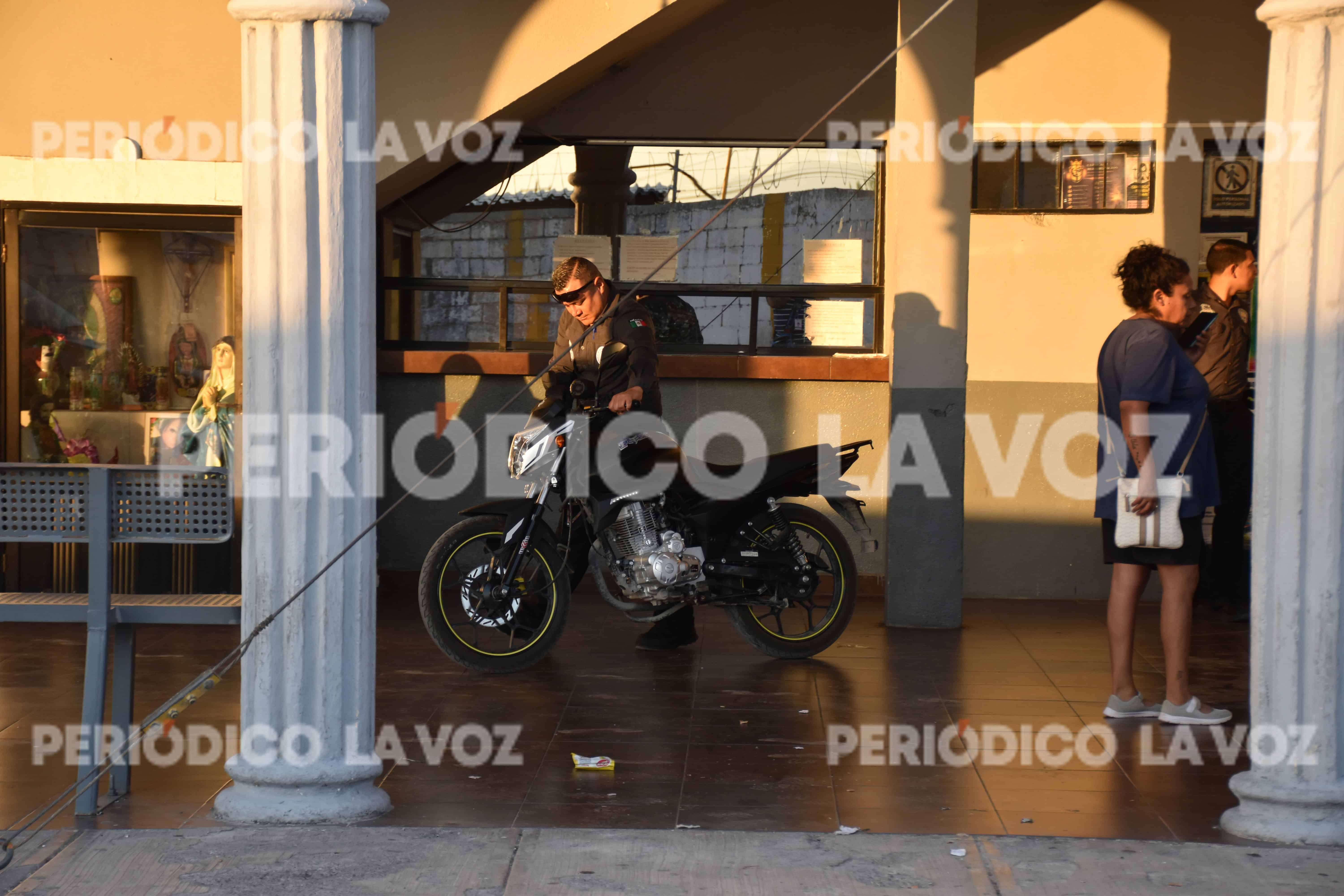 Detienen a dos presuntos ladrones de motocicletas en Frontera