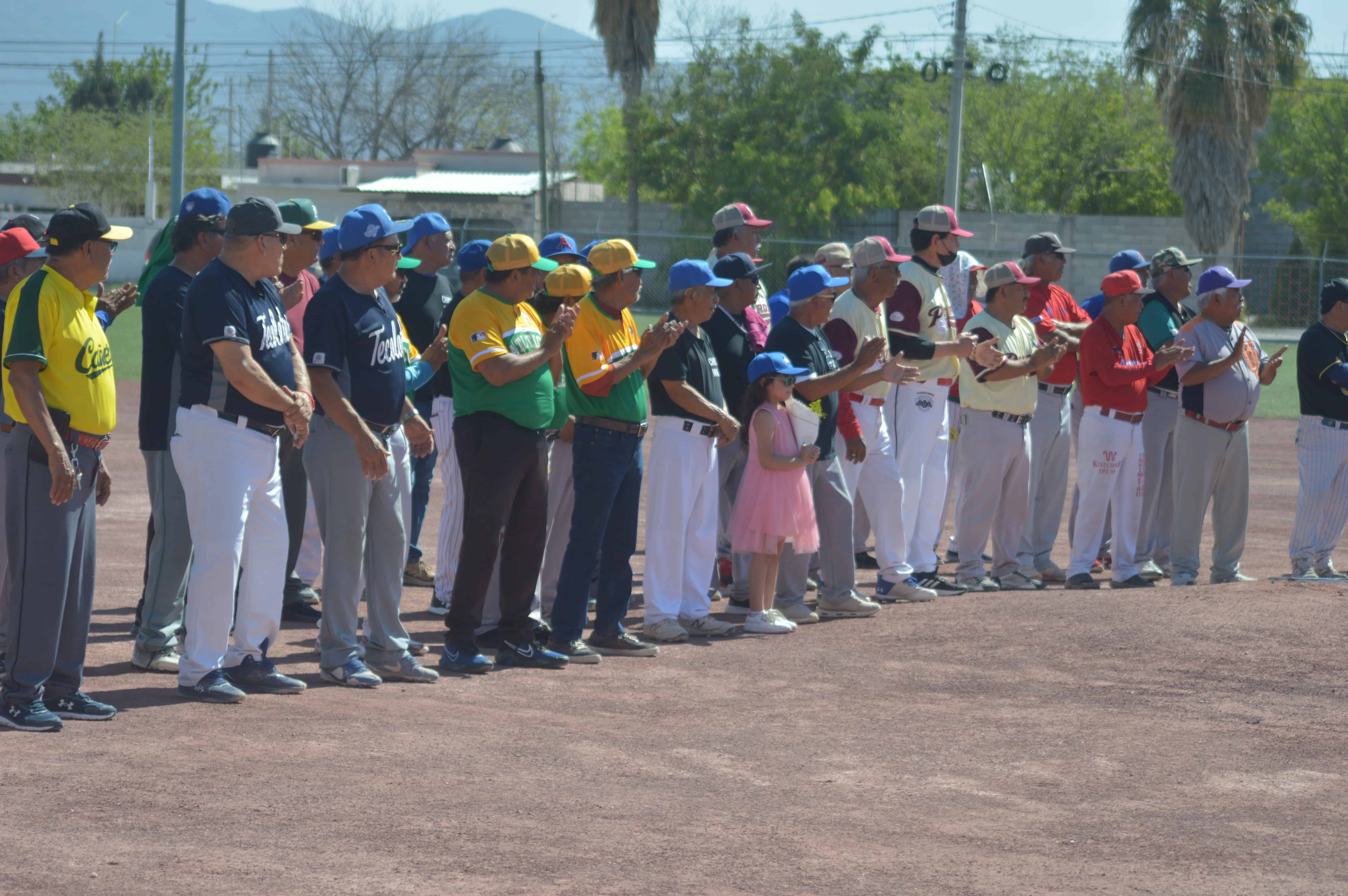 Frontera rinde homenaje a Luis Ayala en la Liga de B&eacute;isbol 60 a&ntilde;os