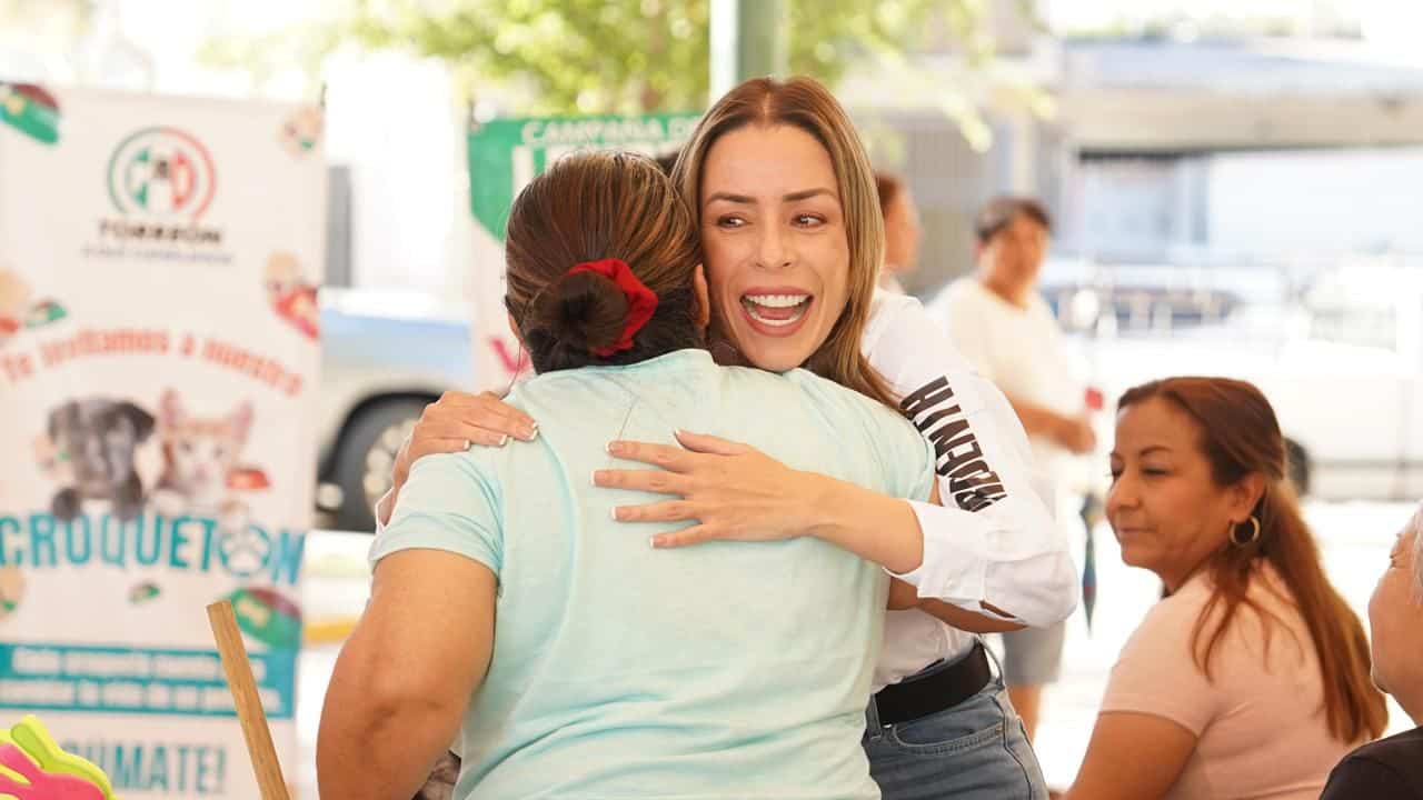 Vero Mart&iacute;nez lleva servicios gratuitos a L&aacute;zaro C&aacute;rdenas en Torre&oacute;n