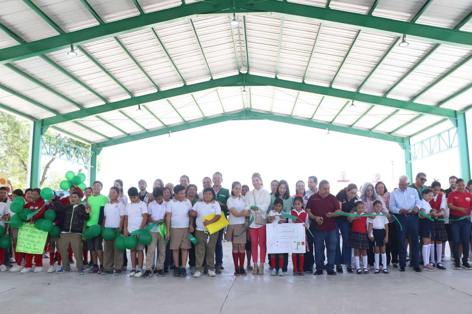 Gobierno de Coahuila entrega techumbre en Escuela Primaria Benito Ju&aacute;rez
