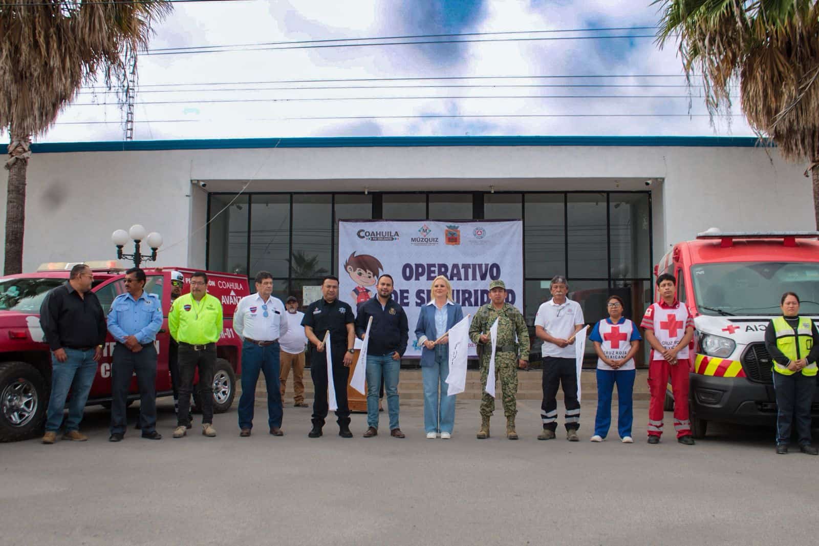 Alcaldesa Laura Jim&eacute;nez da banderazo a operativo de seguridad en M&uacute;zquiz