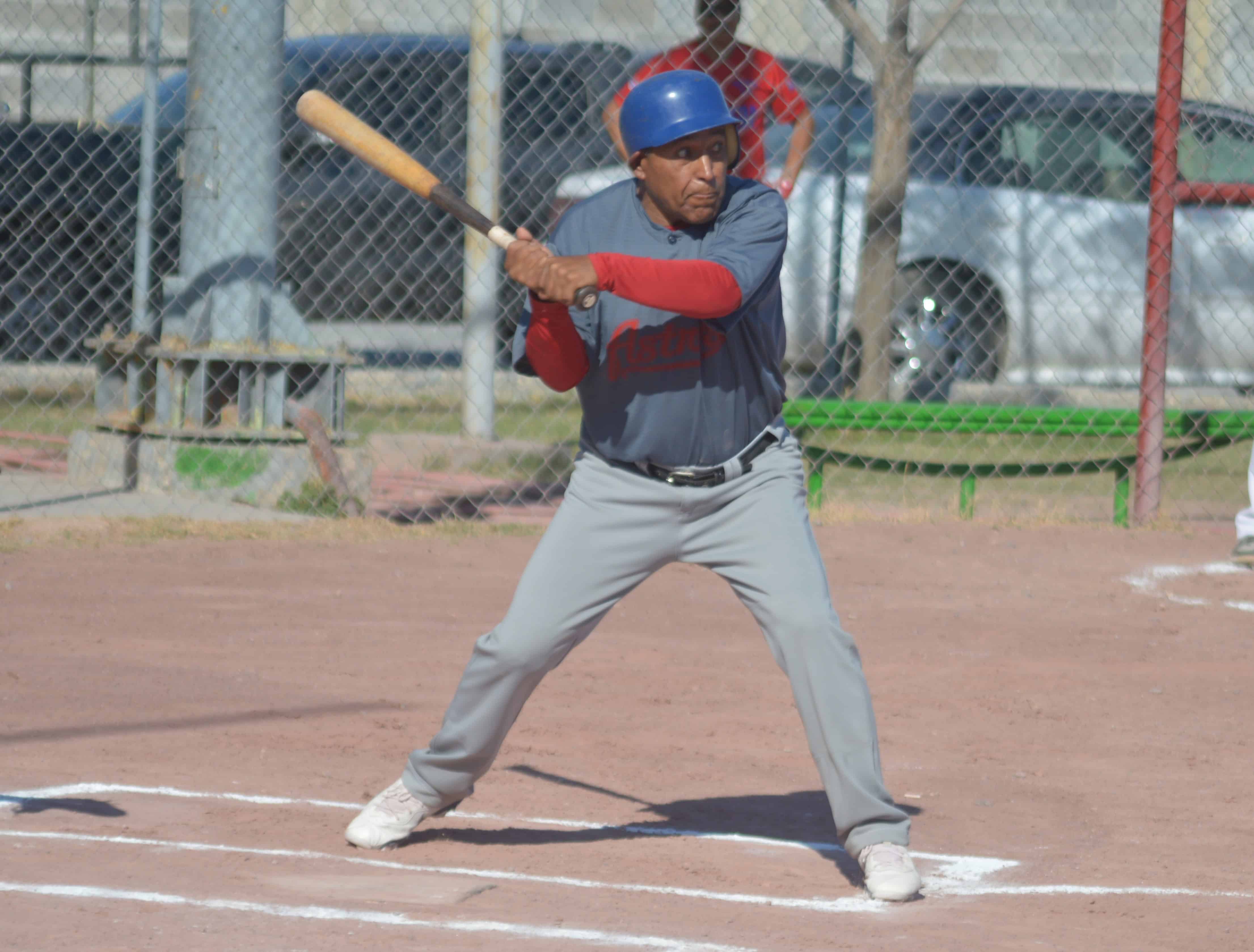 Astros vencen a Lobos y rompen su invicto en la Liga de B&eacute;isbol