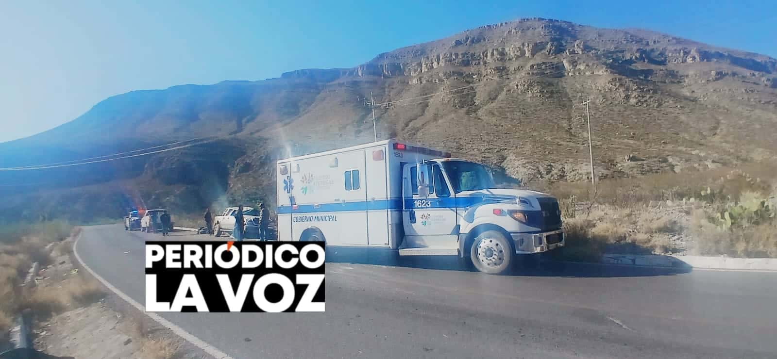 4 lesionados les truena llanta y  vuelcan en El Ca&ntilde;on