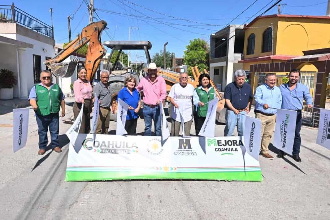 Carlos Villarreal P&eacute;rez inicia recarpeteo en Monclova: obras en Las Flores y El Pueblo