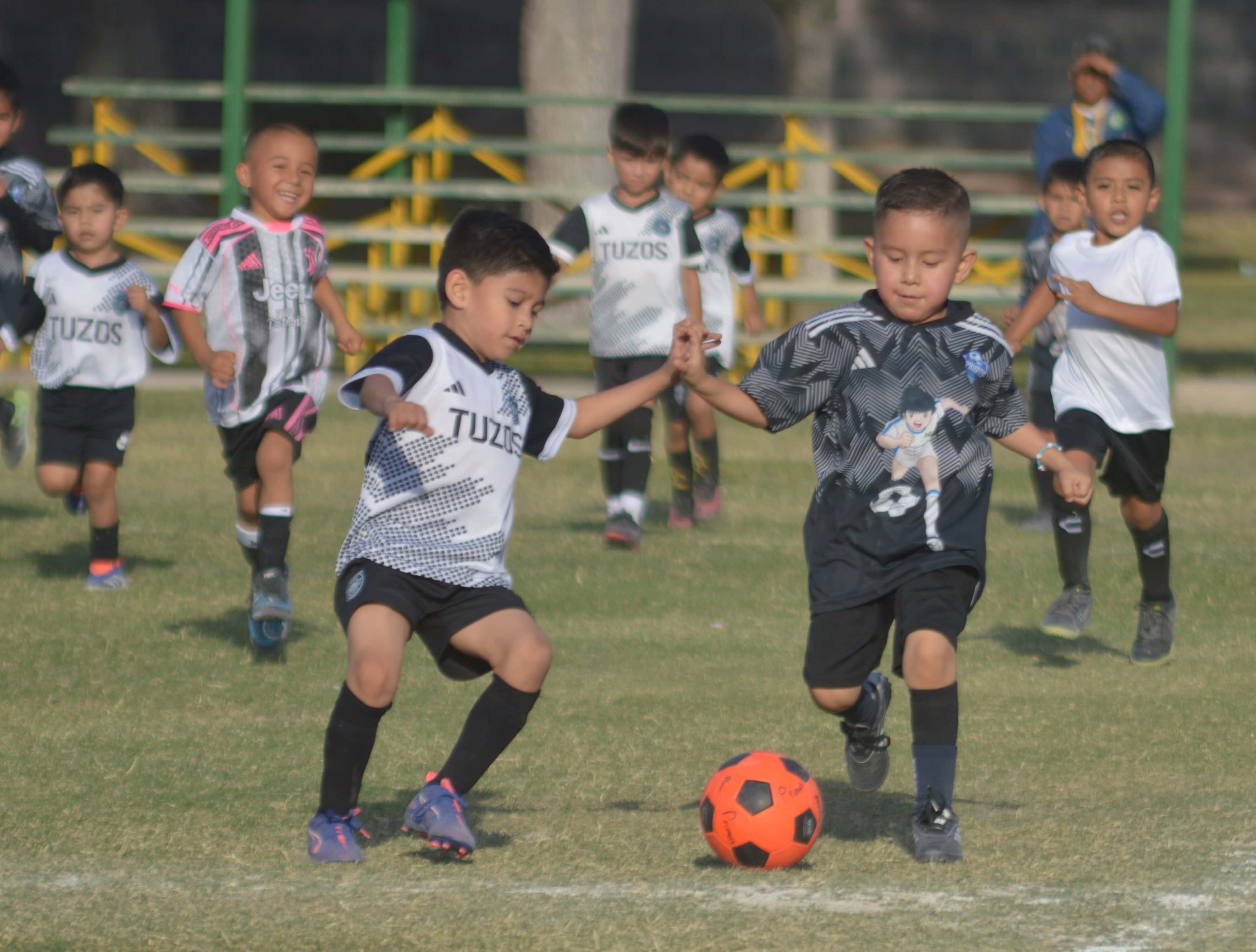 Liam Reyes anota 5 goles y Tuzos vencen 8-0 a Primos