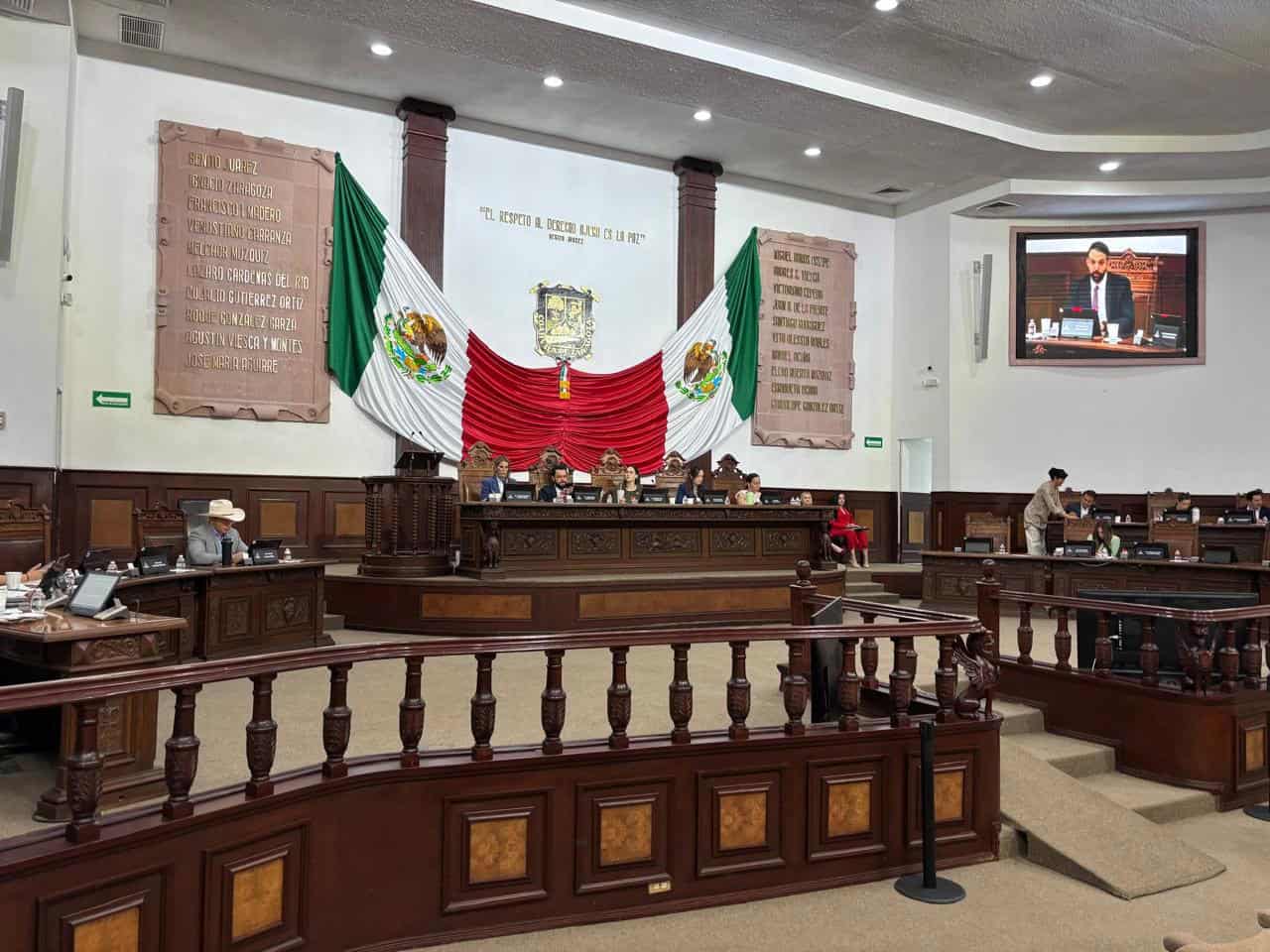 Funcionarios de Coahuila piden licencia para participar en comicios de junio