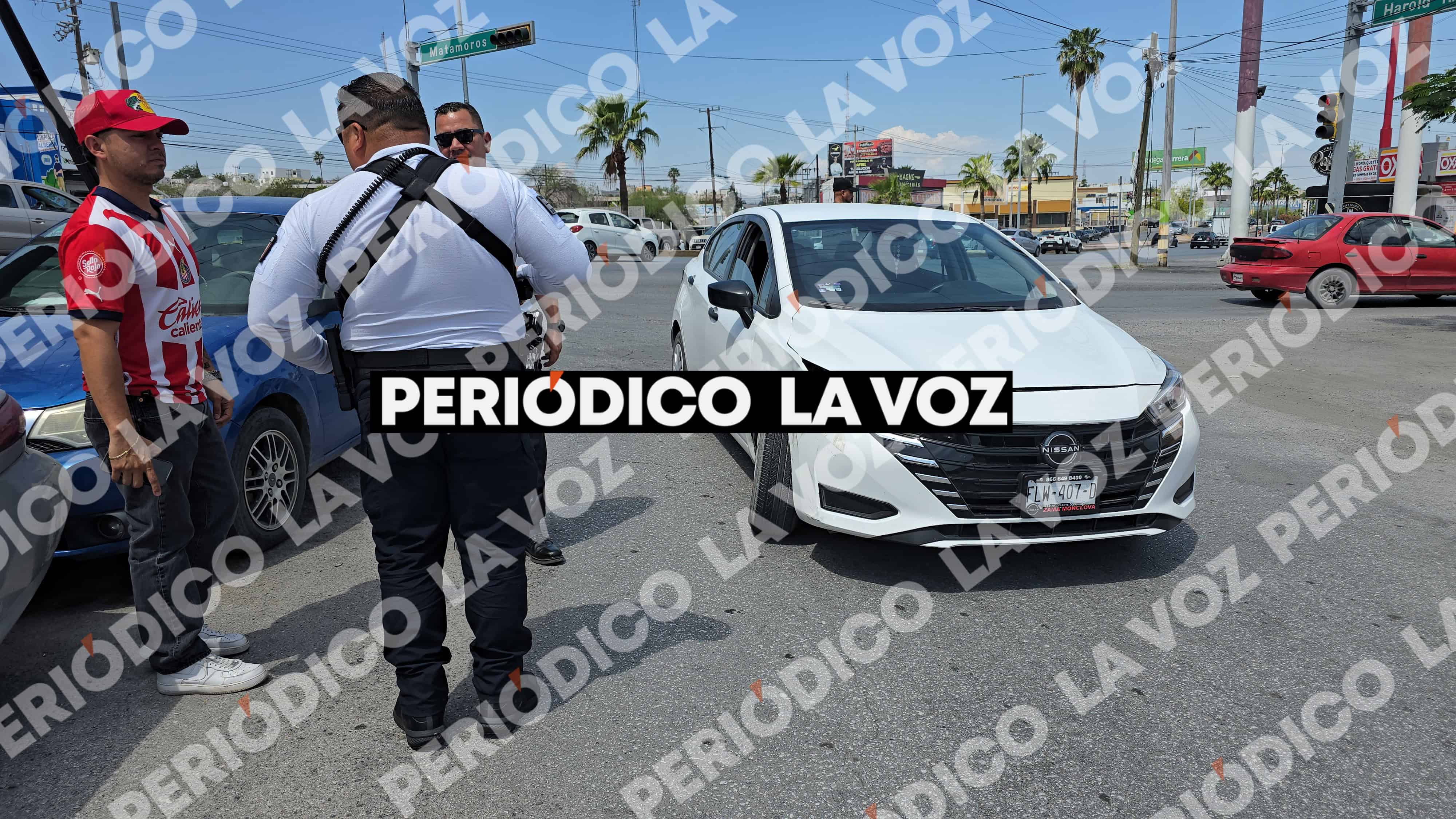 Mujer causa accidente en Monclova y se da a la fuga