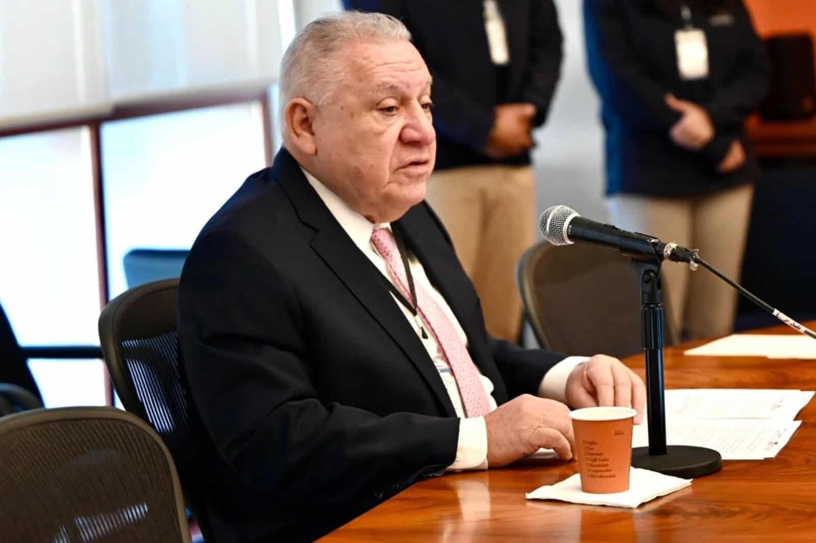 Renuncia en Aduanas sacude el tablero pol&iacute;tico rumbo a 2027