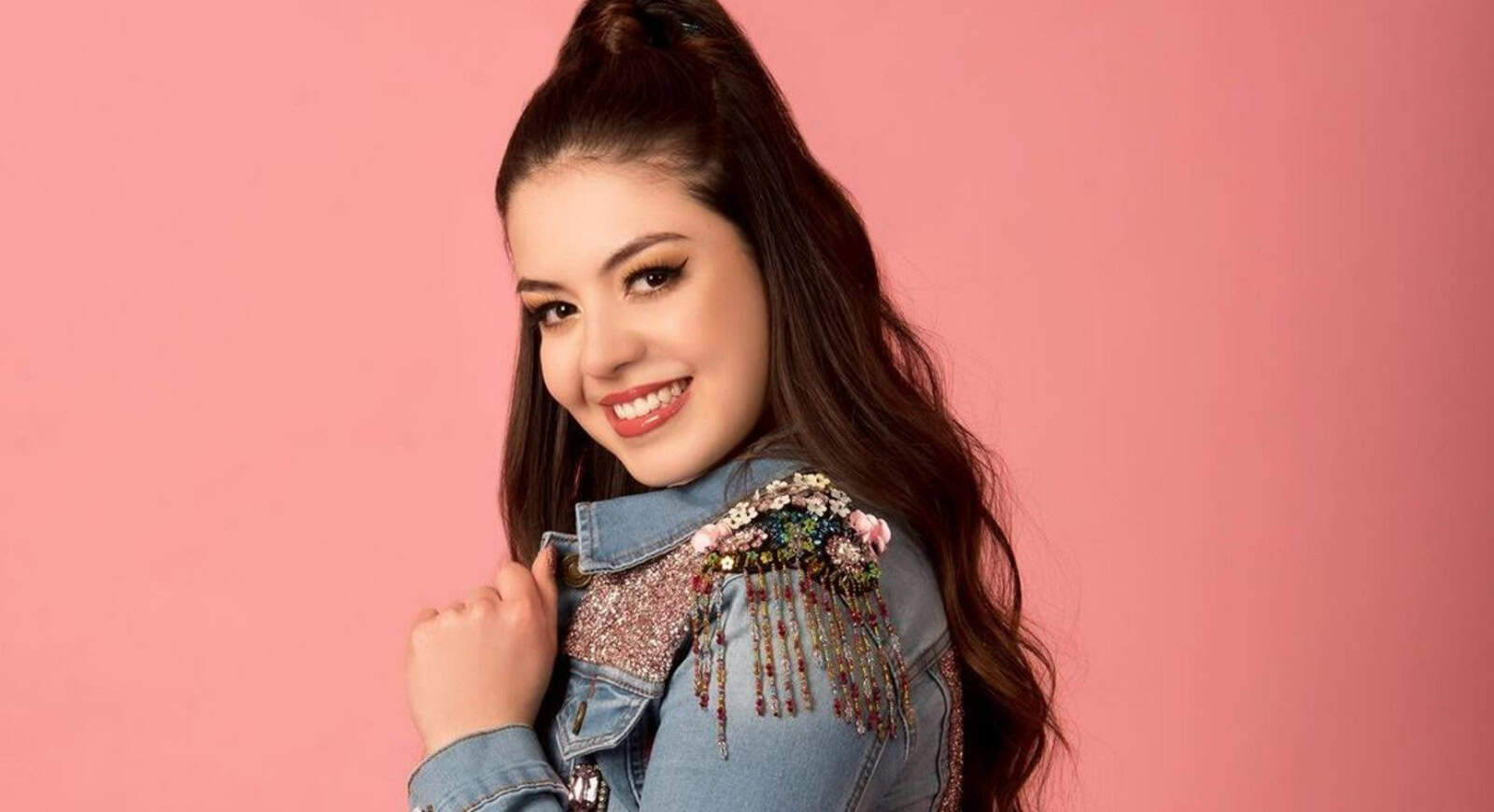 Janeth Valenzuela impulsa su carrera con el lanzamiento de Ahora Resulta