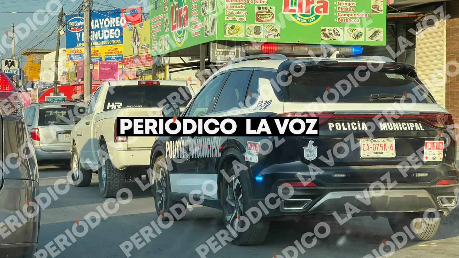 Choque en bulevar San Jos&eacute;: accidente en Monclova deja da&ntilde;os materiales