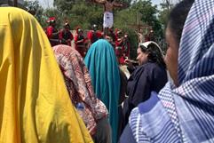 Viacrucis viviente en Sabinas: parroquias se unen a la celebración