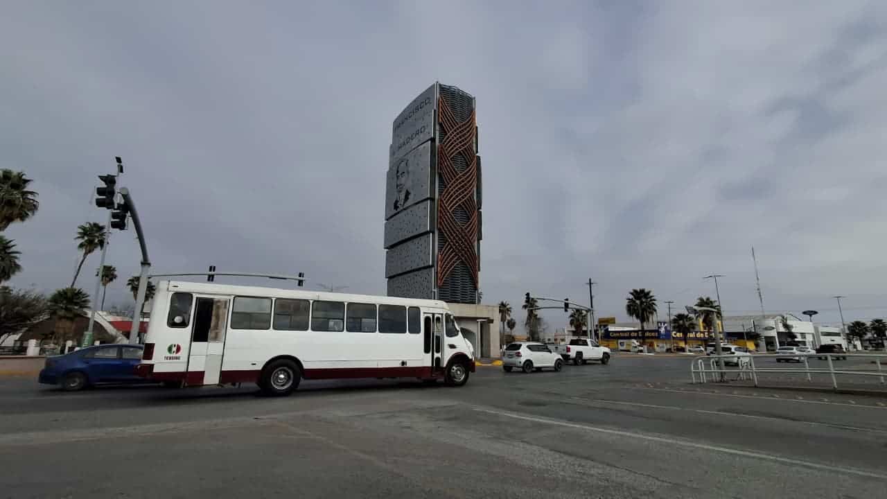Transporte p&uacute;blico operar&aacute; con menor frecuencia en d&iacute;as santos: Teodoro Flores