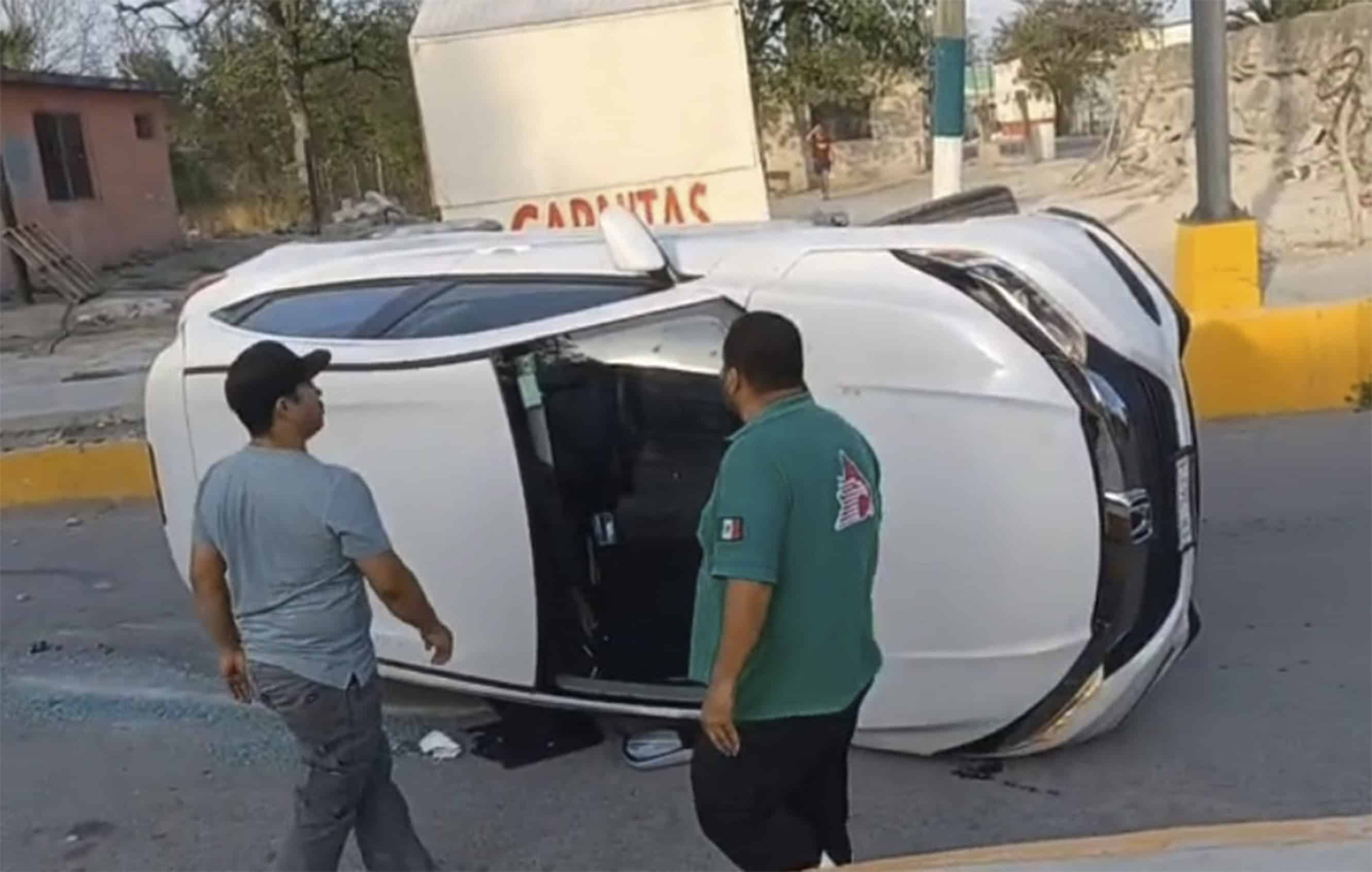 Mujer de 71 a&ntilde;os sufre volcadura en pleno centro de Zaragoza