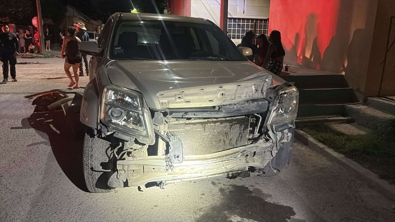 Mujer causa accidente en el barrio El Pescadito