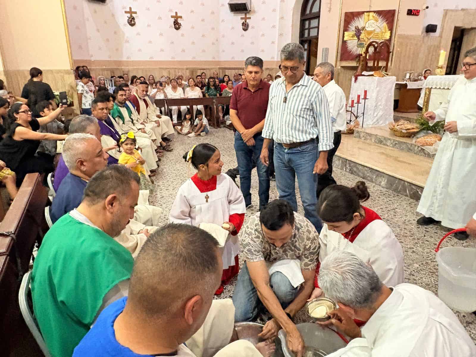 Ceremonia del lavatorio de pies en Frontera