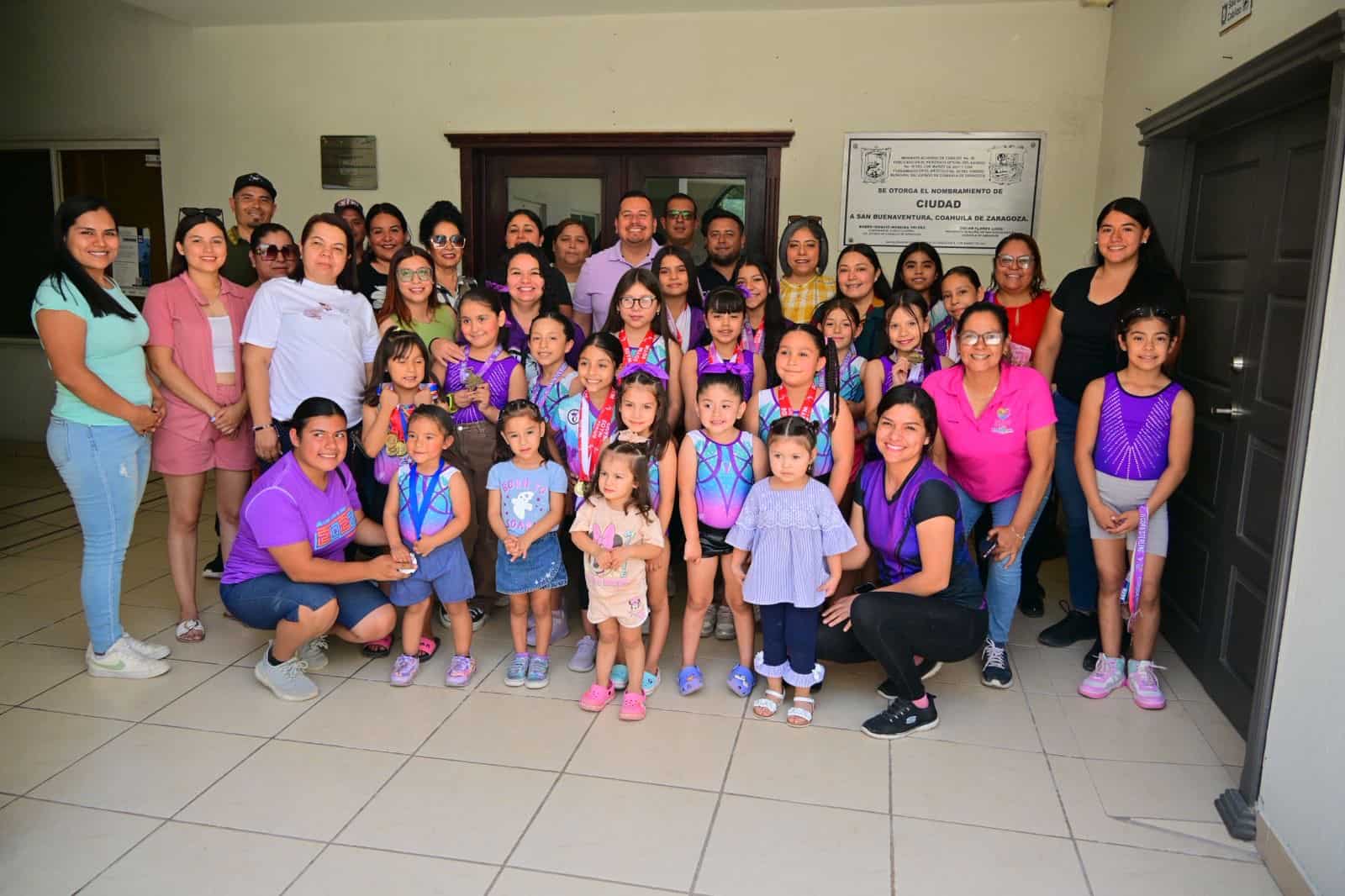 Gimnastas de San Buenaventura obtienen 104 medallas en competencias