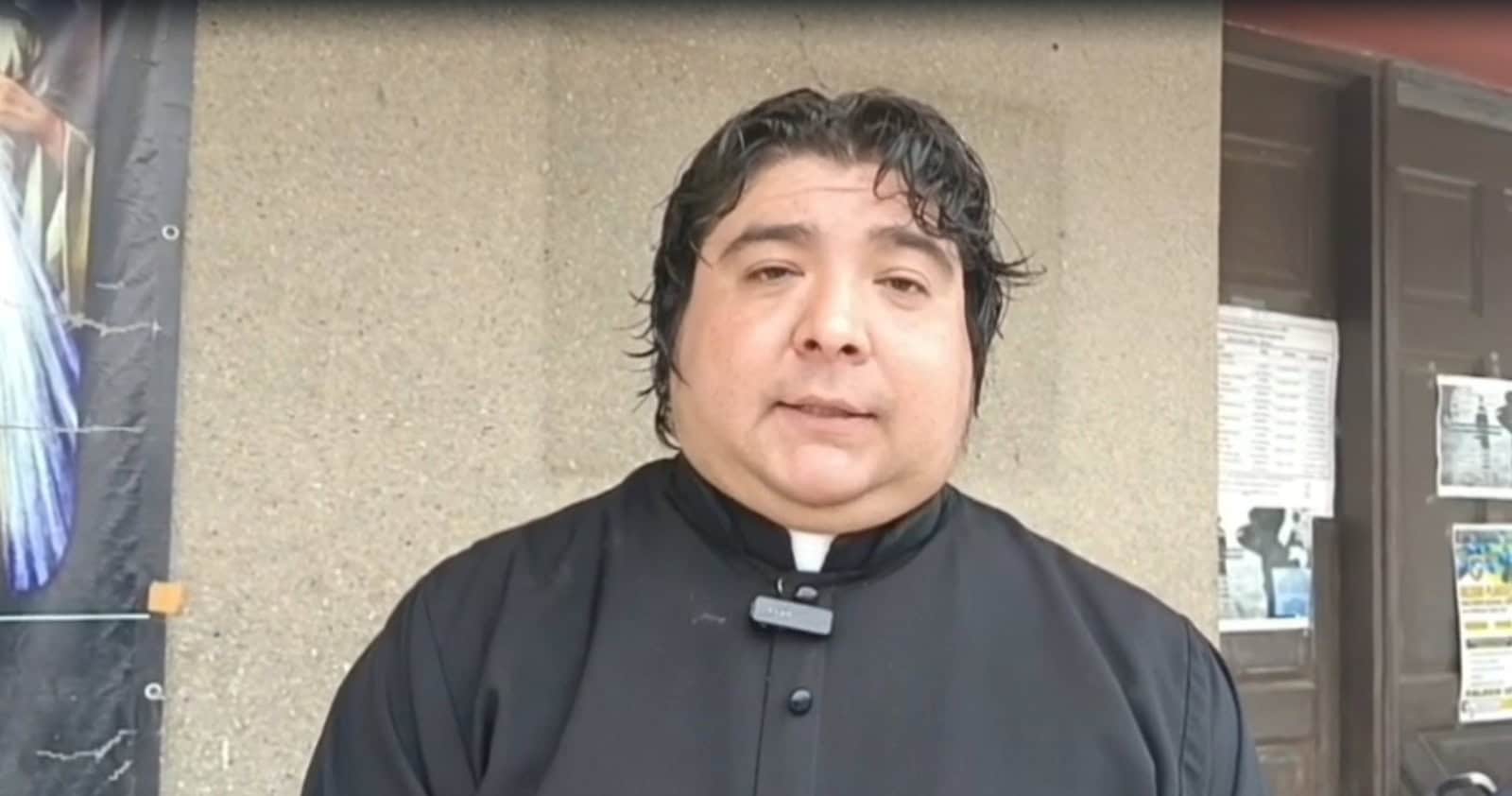 Feligreses de Sabinas participan en el viacrucis con mensaje de esperanza