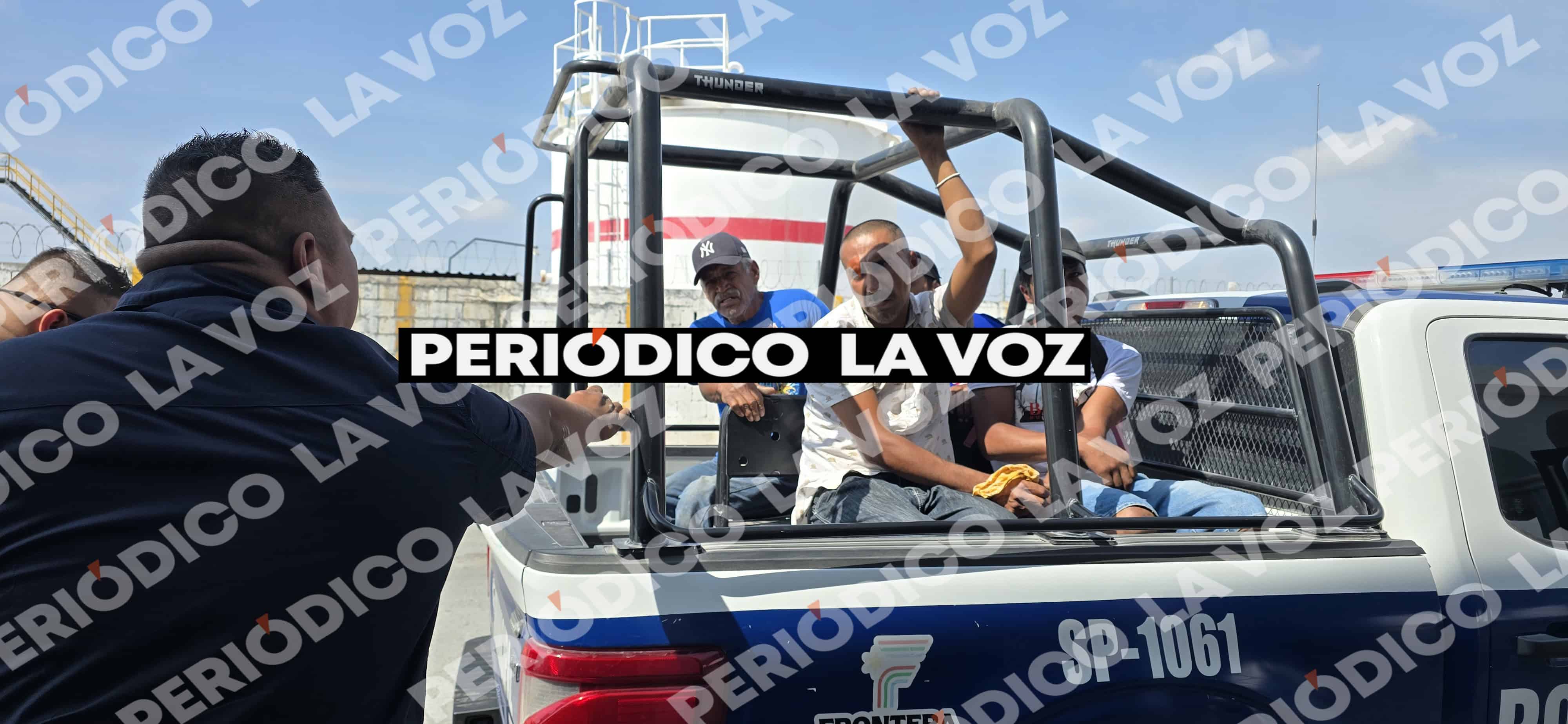 Cuarteto de hombres es detenido en Frontera por faltas administrativas