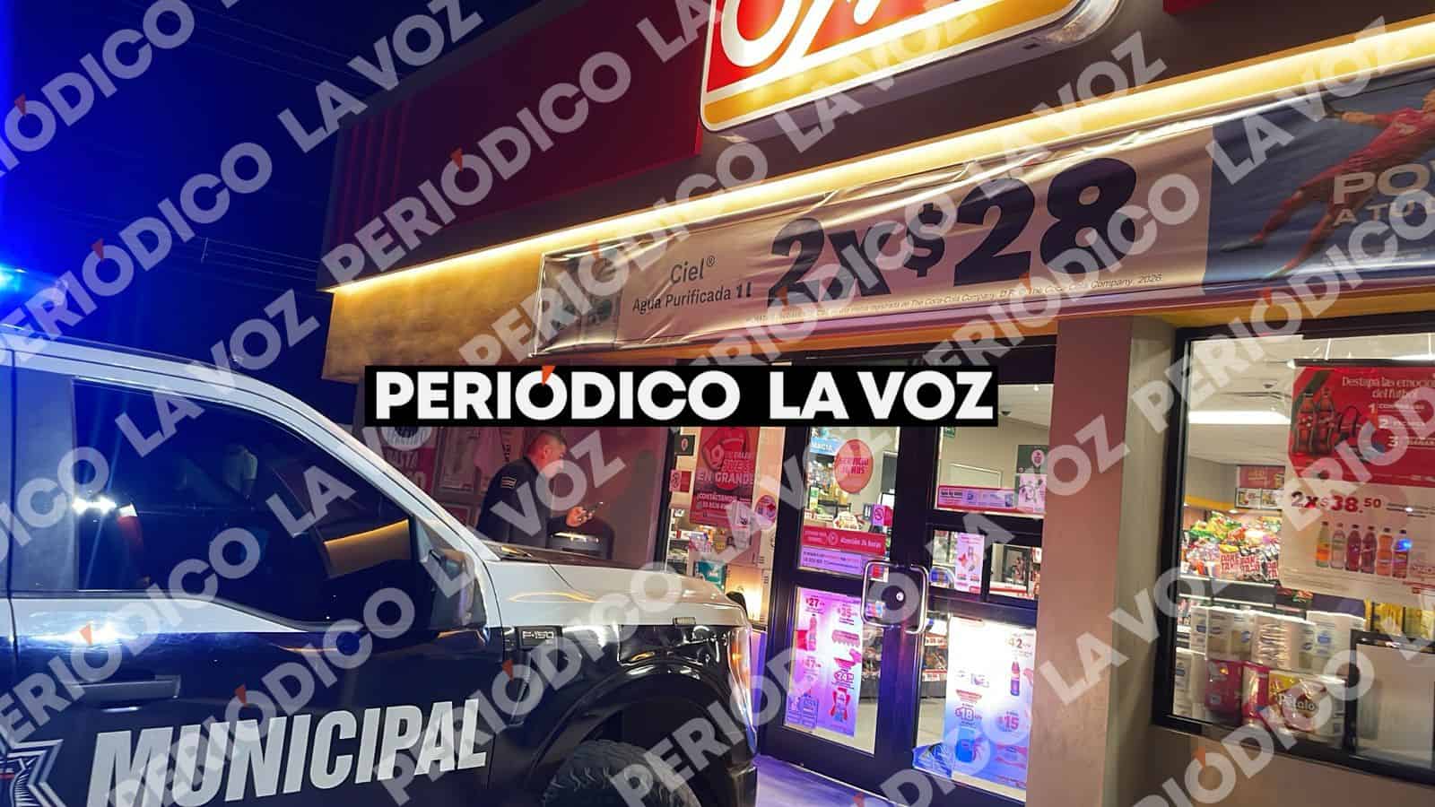 Ladr&oacute;n escapa tras robar en tienda de conveniencia en Monclova