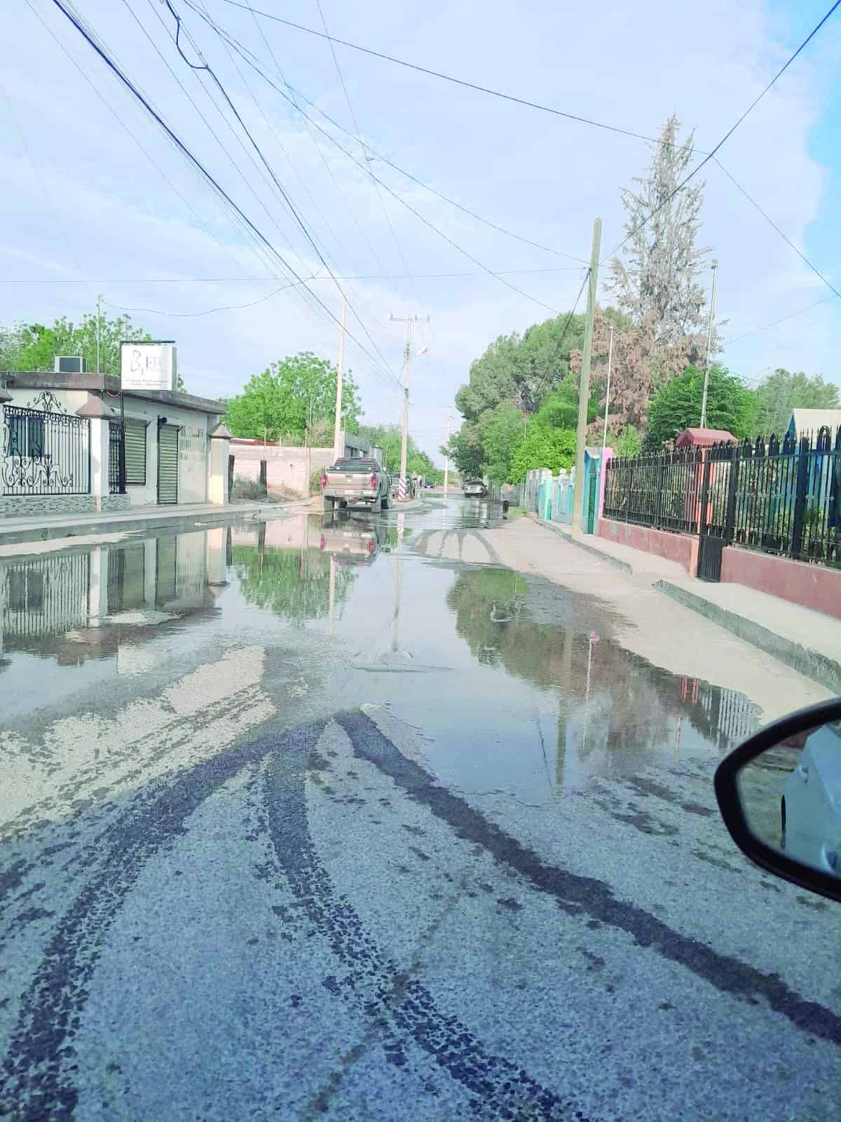 SIMAS atiende fuga de agua en San Buenaventura