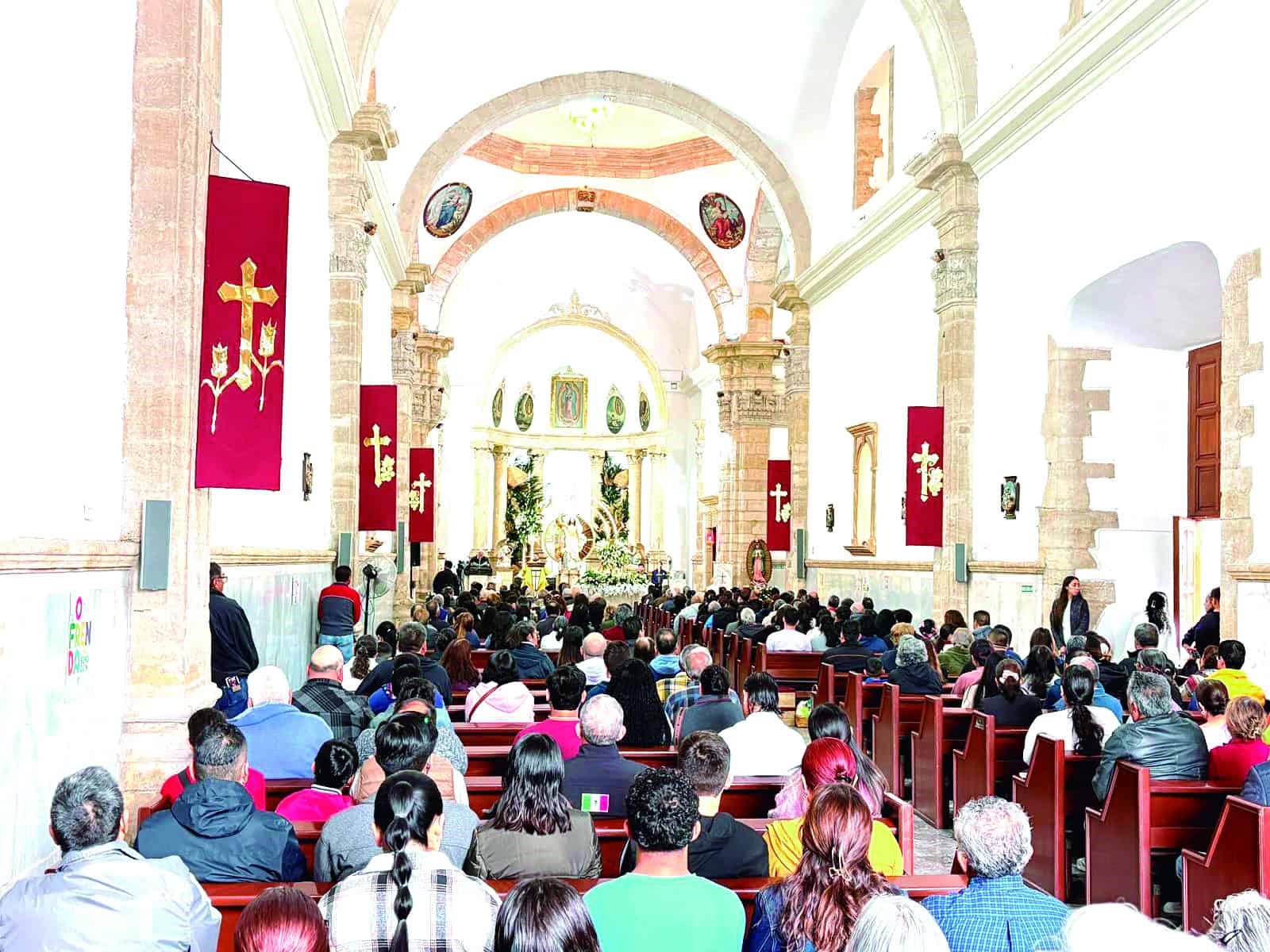 El padre Isaac Cort&eacute;s invita a vivir la resurrecci&oacute;n en Coahuila