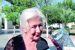 Monclova: Rebeca Martínez comparte dulces y fe en Semana Santa