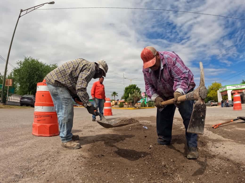 Laura Jim&eacute;nez impulsa bacheo y mantenimiento en M&uacute;zquiz