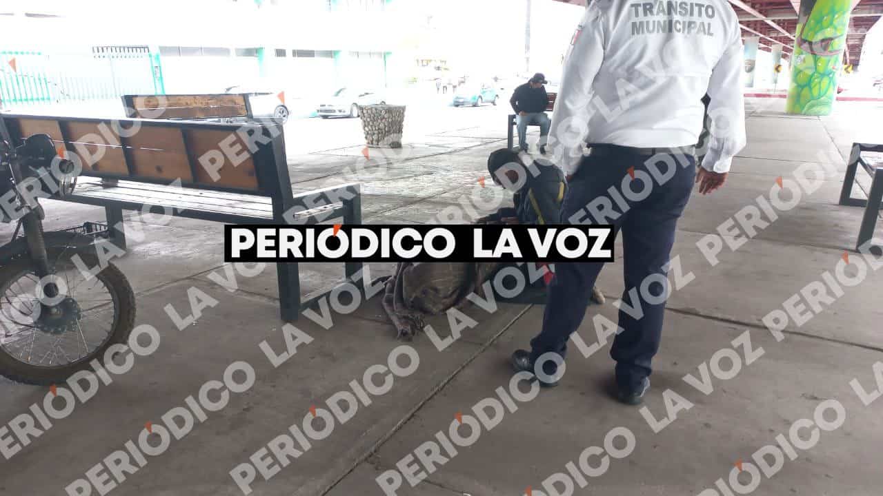 Emergencia m&eacute;dica: hombre en situaci&oacute;n de calle es atendido en Monclova