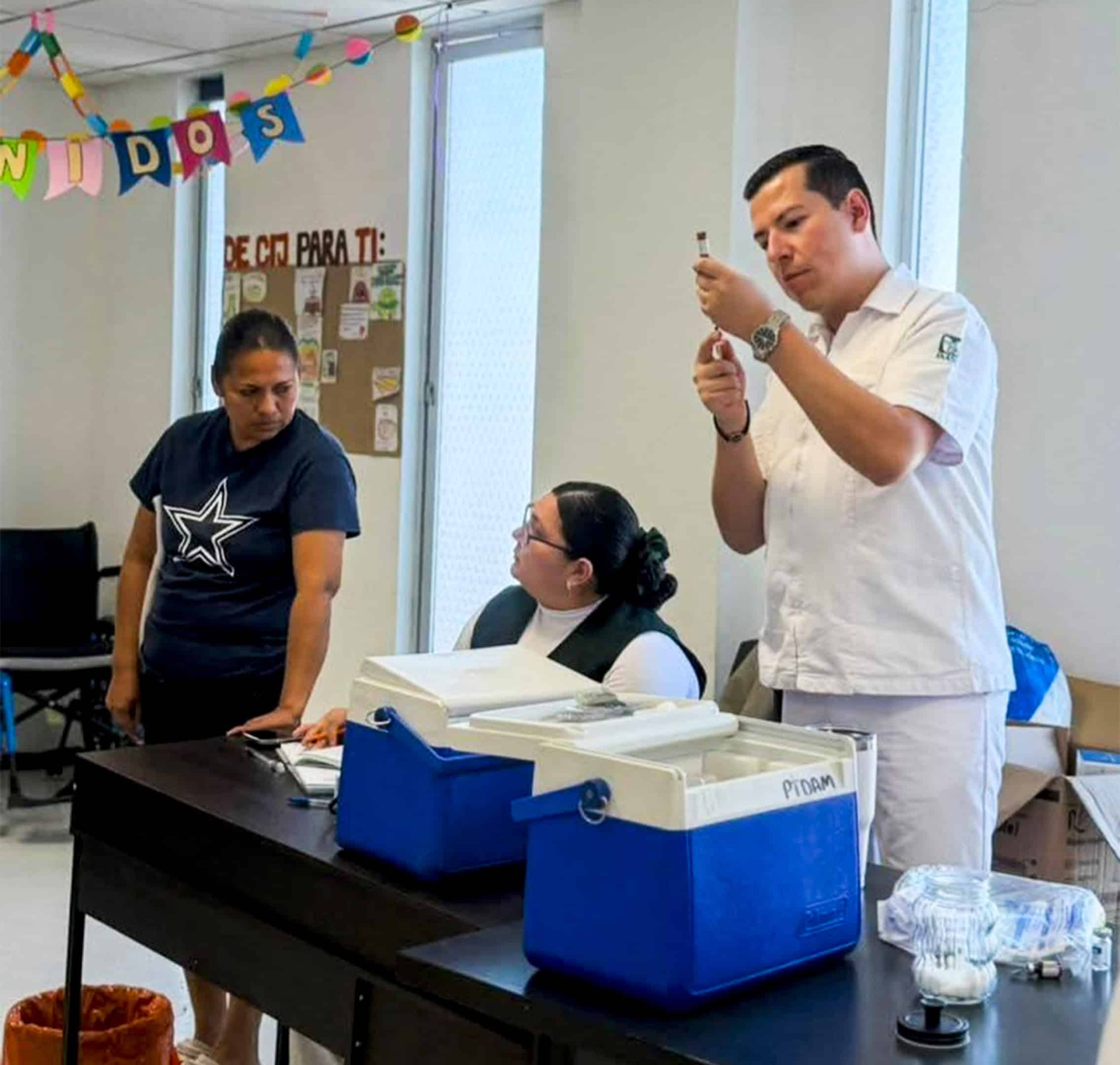 Blindan Ciudad Acu&ntilde;a contra el sarampi&oacute;n con intensa jornada de vacunaci&oacute;n