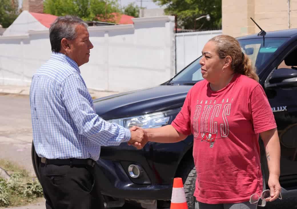&Oacute;scar R&iacute;os supervisa avances en Nueva Rosita: bacheo y seguridad escolar