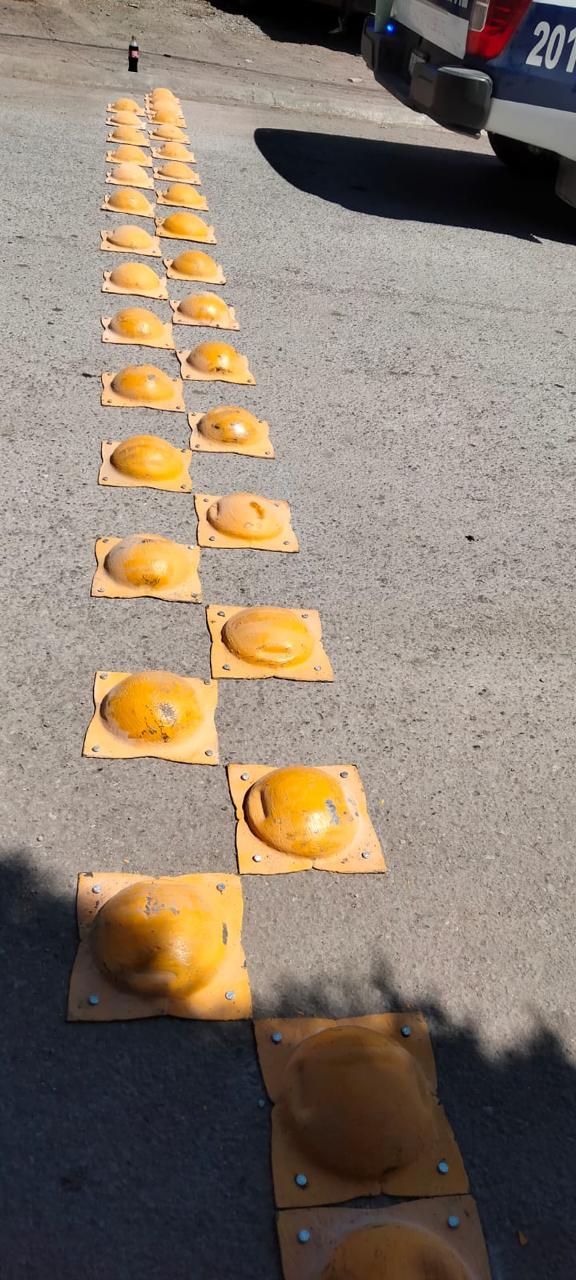 Gobierno Municipal de M&uacute;zquiz refuerza la seguridad vial con boyas