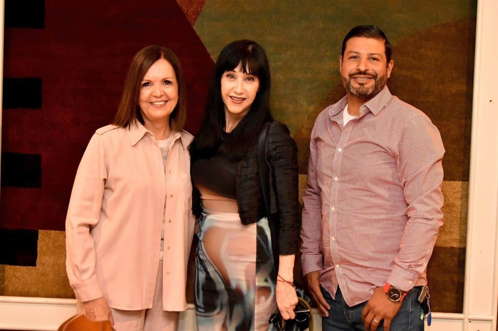 Sara P&eacute;rez Cant&uacute; y Susana Zabaleta se re&uacute;nen en Frontera