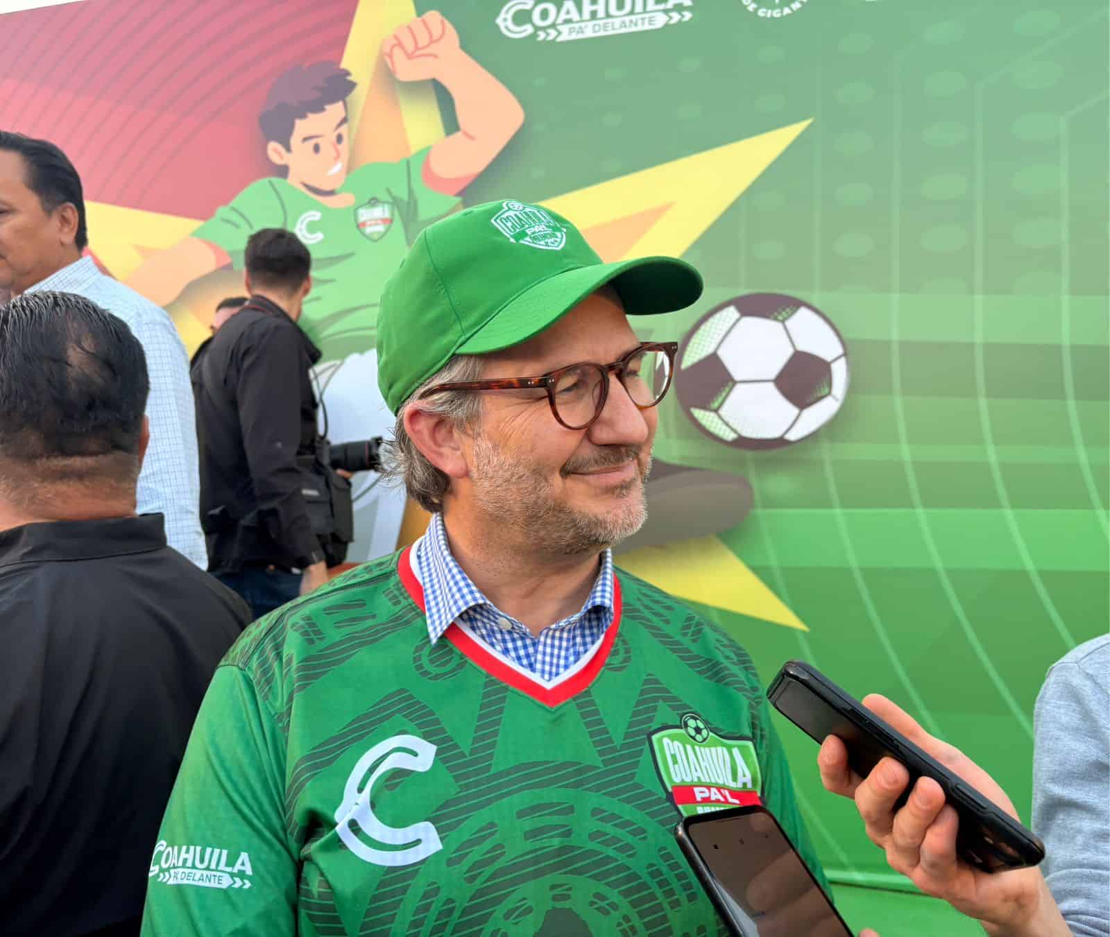 Emanuel Garza Fishburn permite ver el Mundial en escuelas de Coahuila