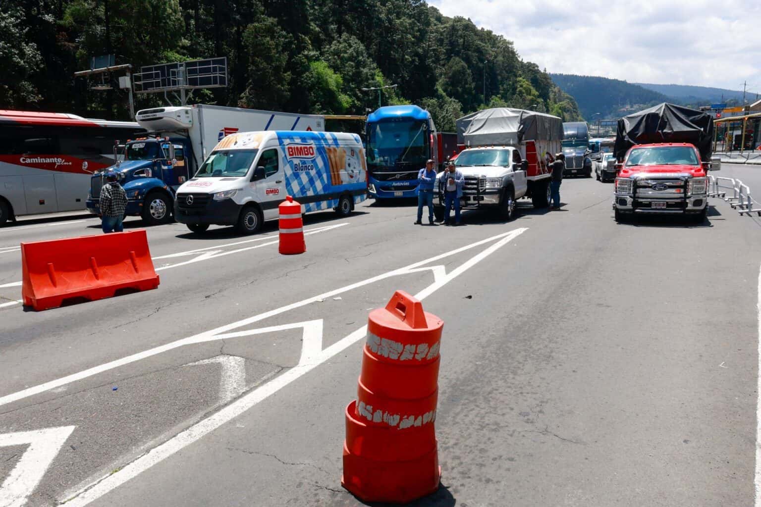 Manolo Jim&eacute;nez asegura que Coahuila no sufre bloqueos carreteros