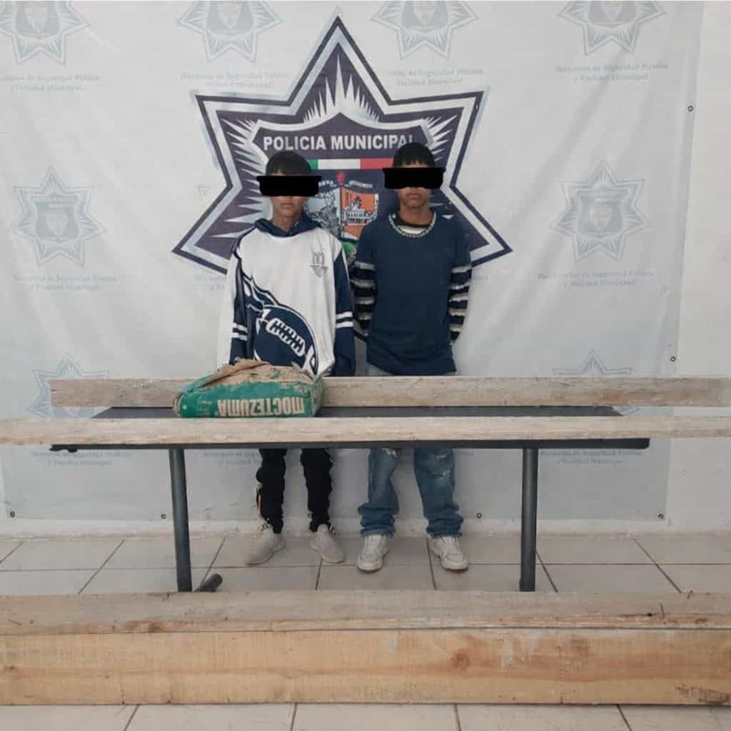 Polic&iacute;a Municipal captura a j&oacute;venes por robo en obra de construcci&oacute;n en Sabinas