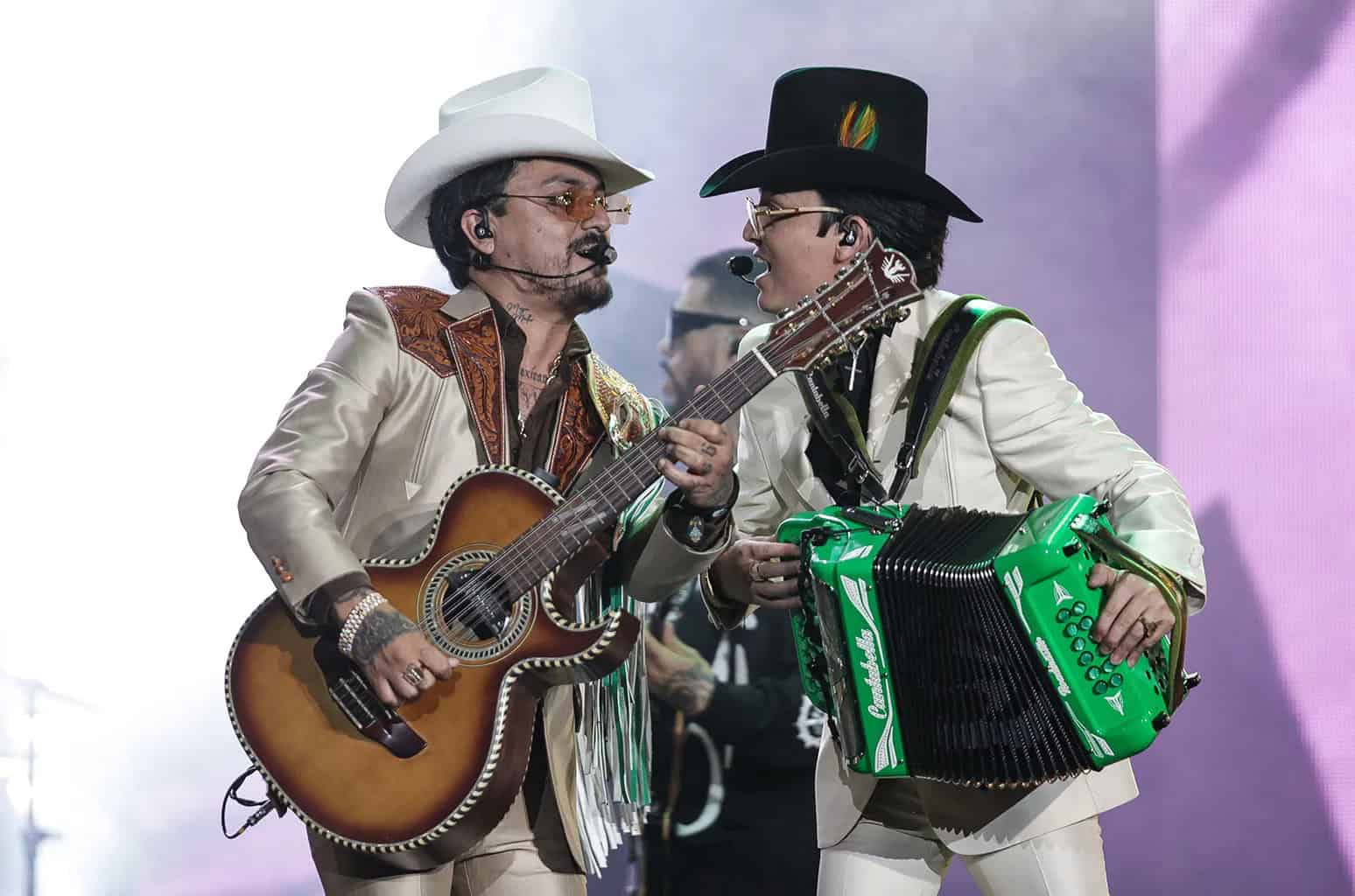 Los Dos Carnales estrenan Me Derrito: una canci&oacute;n rom&aacute;ntica que conquista